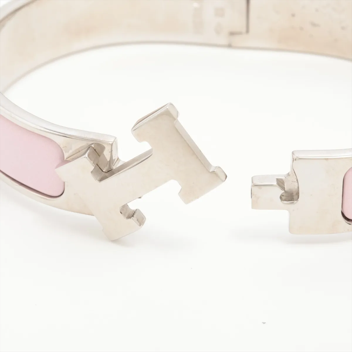 Click H Fan Bangle, Metal, Silver x Pink. — view 5