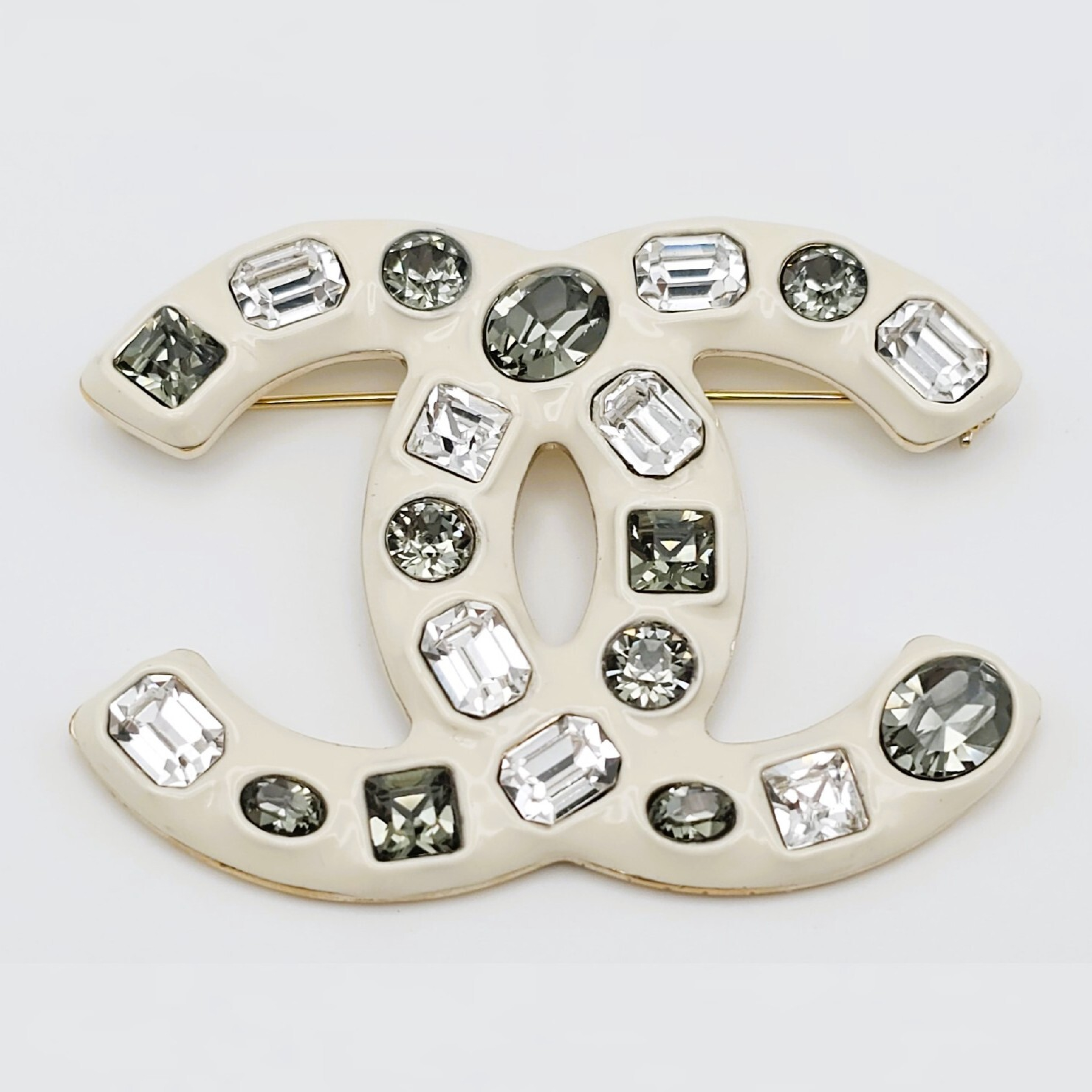 brooch
