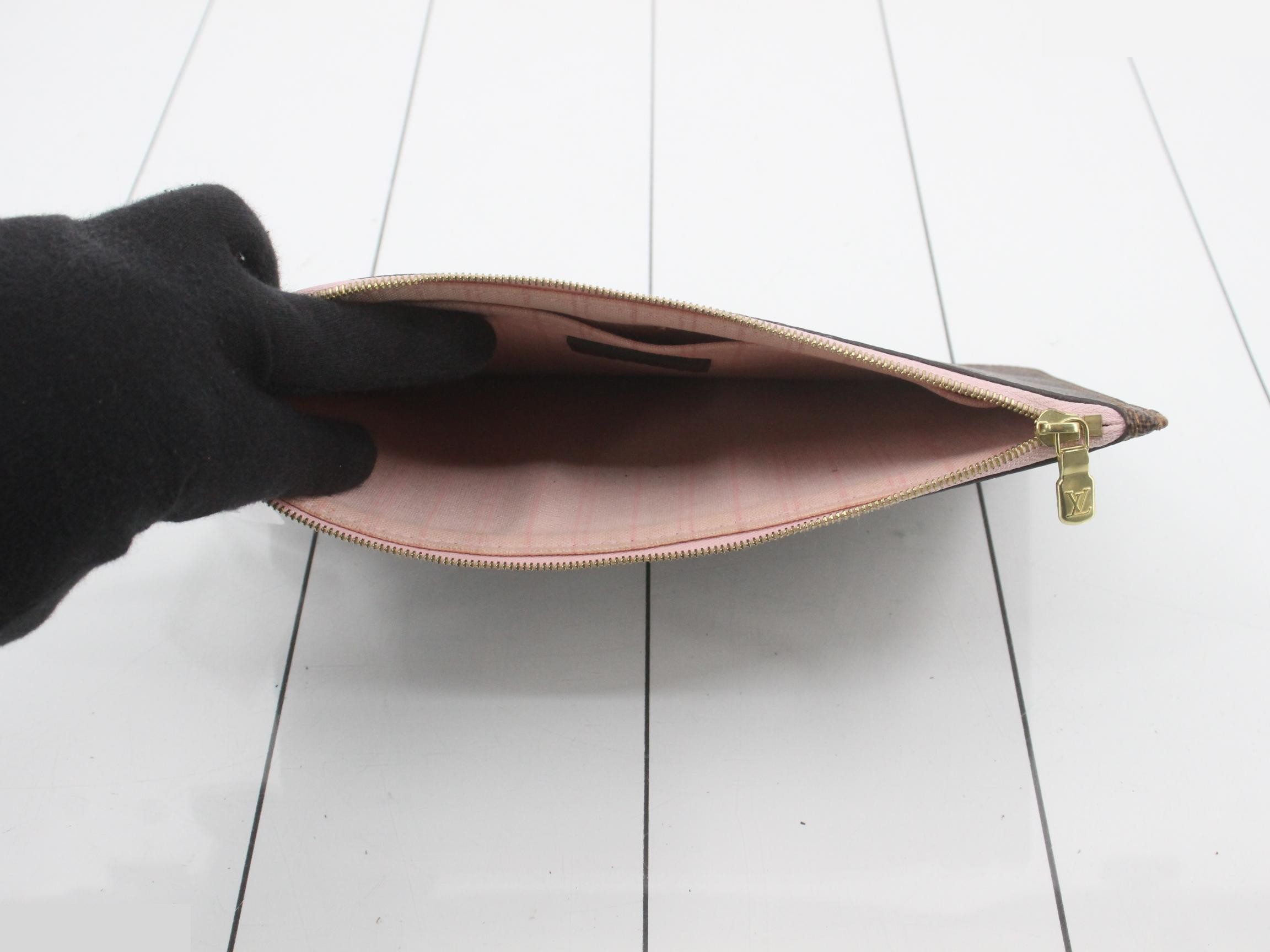 Damier Neverfull included pouch — view 4