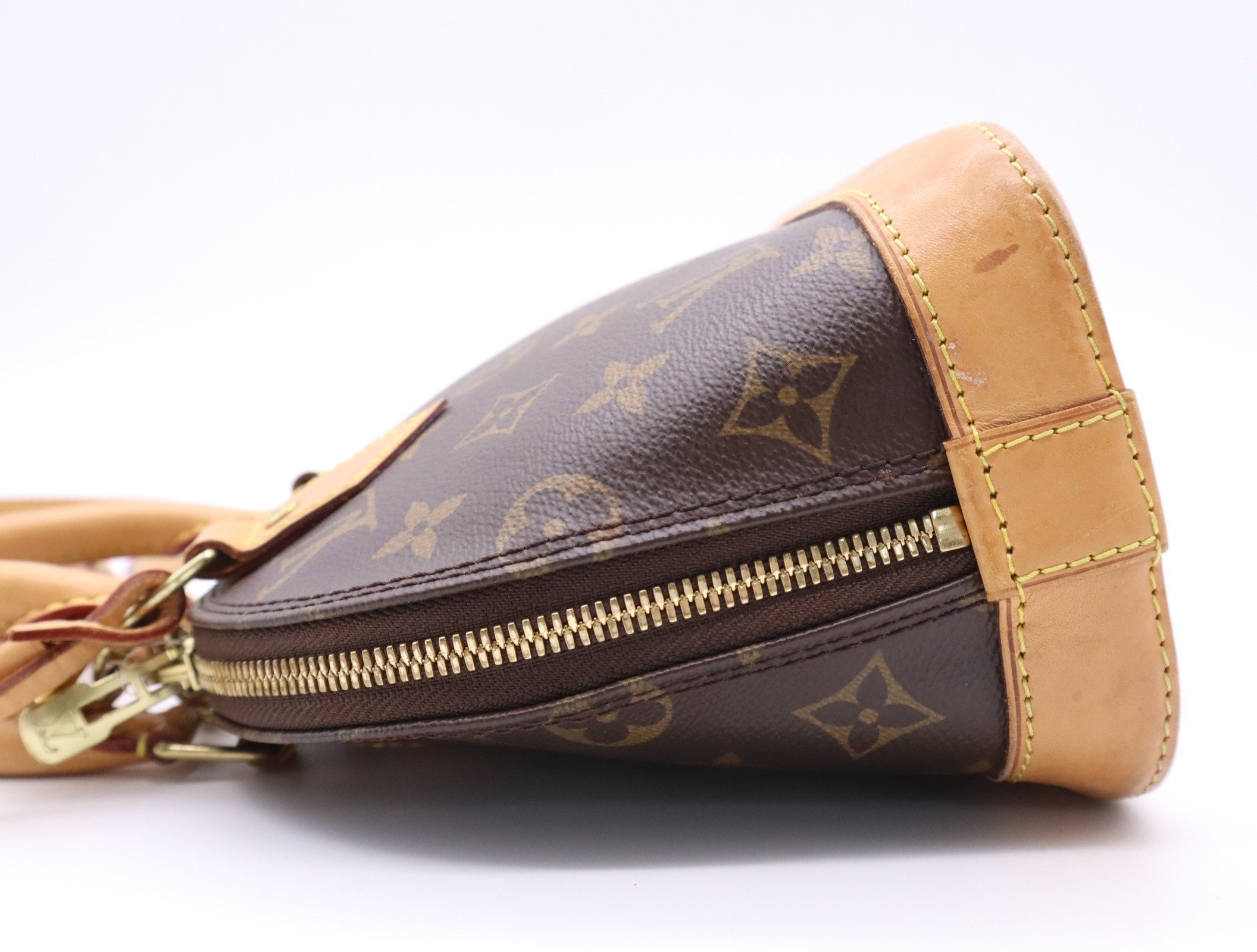 Alma BB (with padlock, 2 keys, clochette, and shoulder strap) — view 3