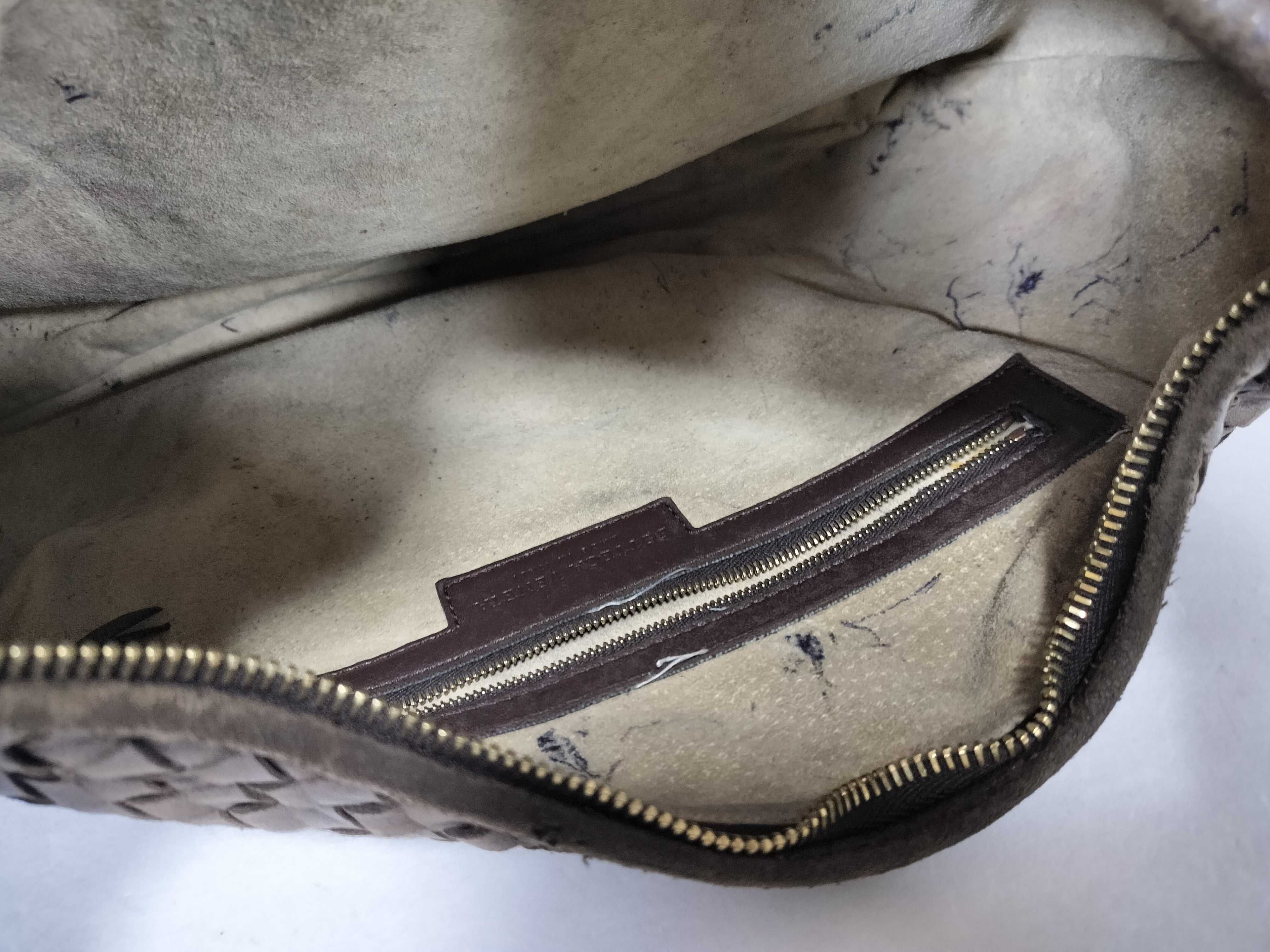 Intrecciato Hobo Bag Handbag — view 11