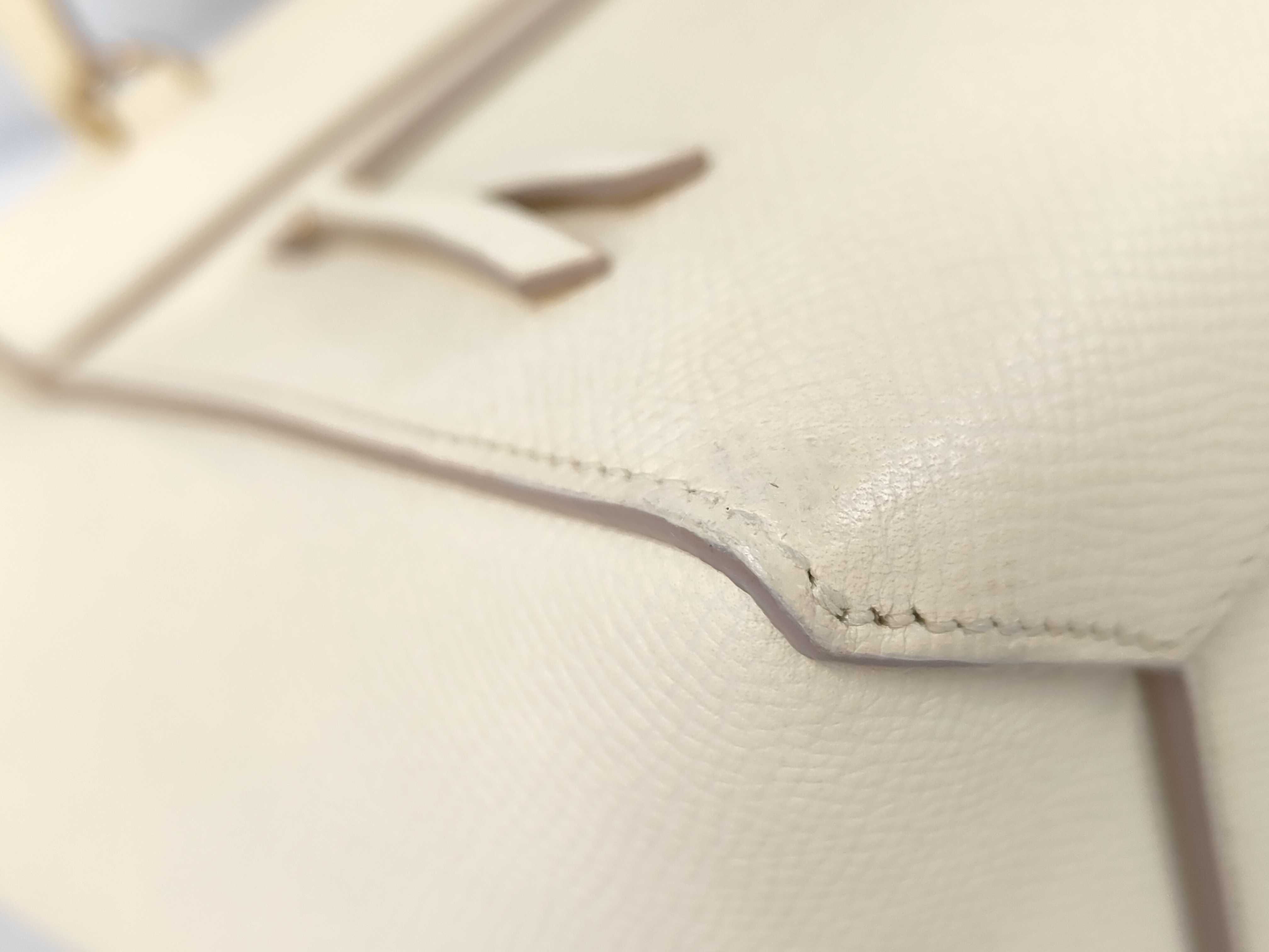 Belt Bag Micro 2-way Shoulder Bag Leather Ivory Handbag — view 4
