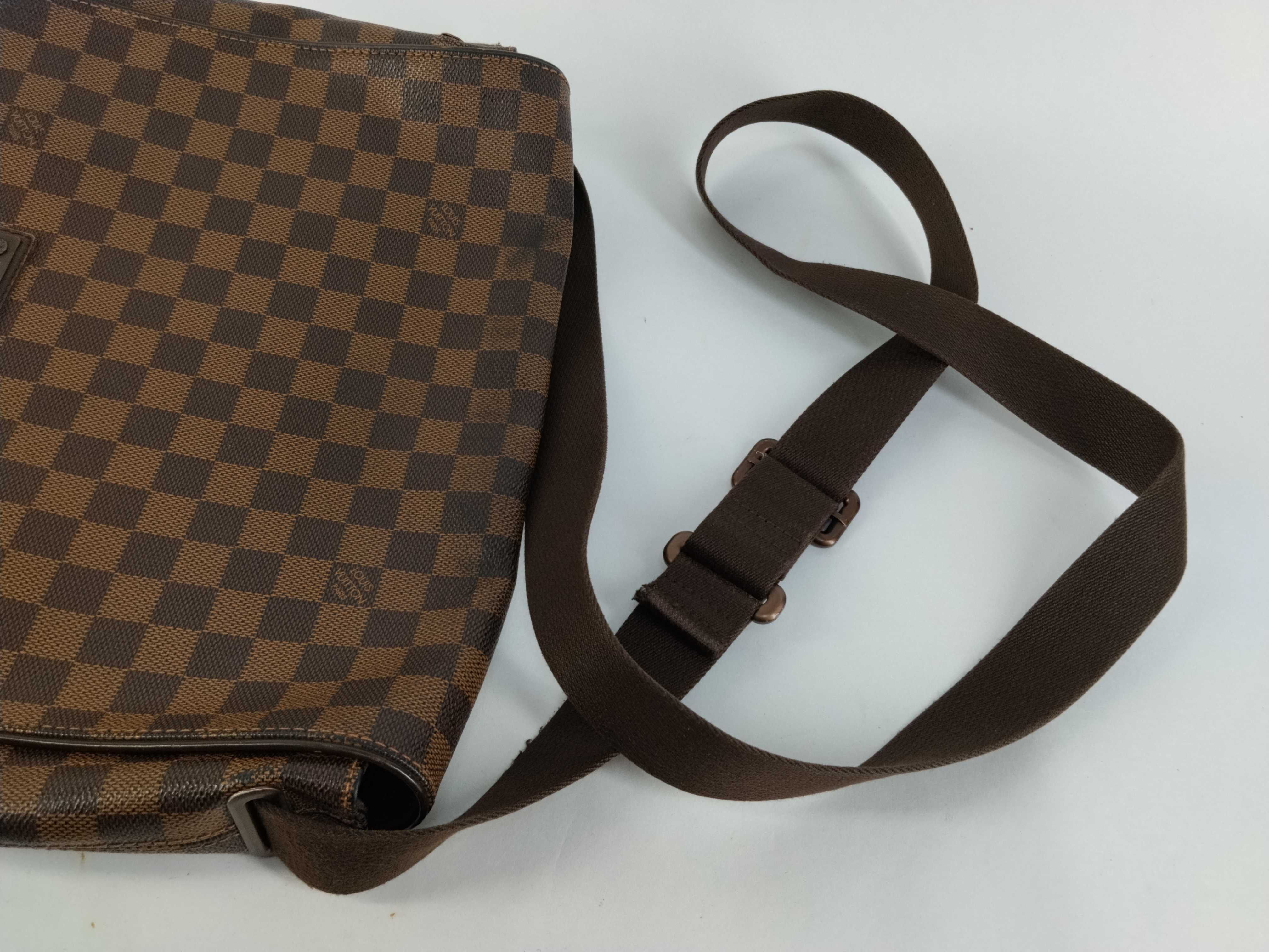 Damier Brooklyn MM Shoulder Bag — view 3