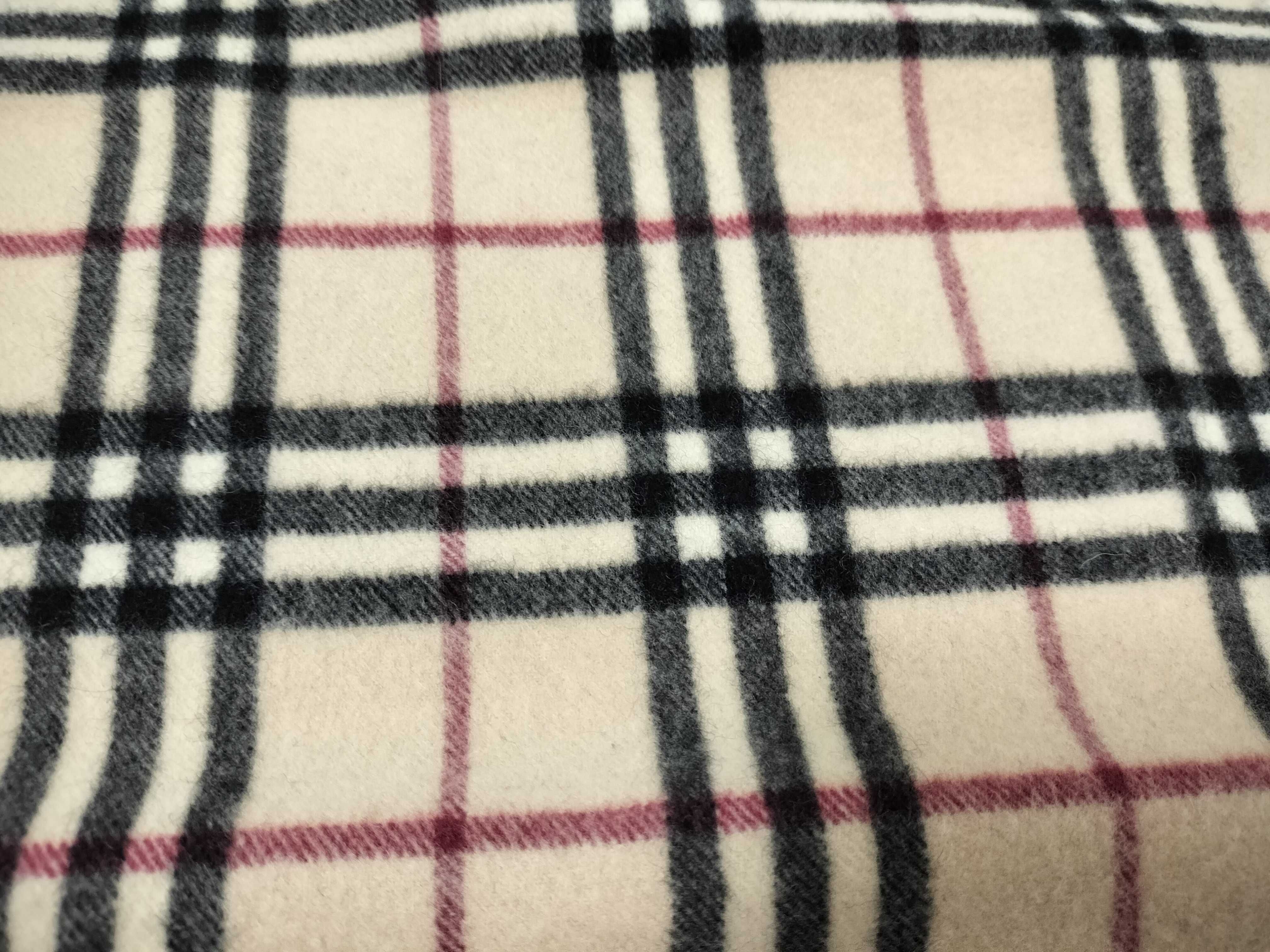 100% Cashmere Scarf, Nova Check Pattern, and other accessories. — view 3