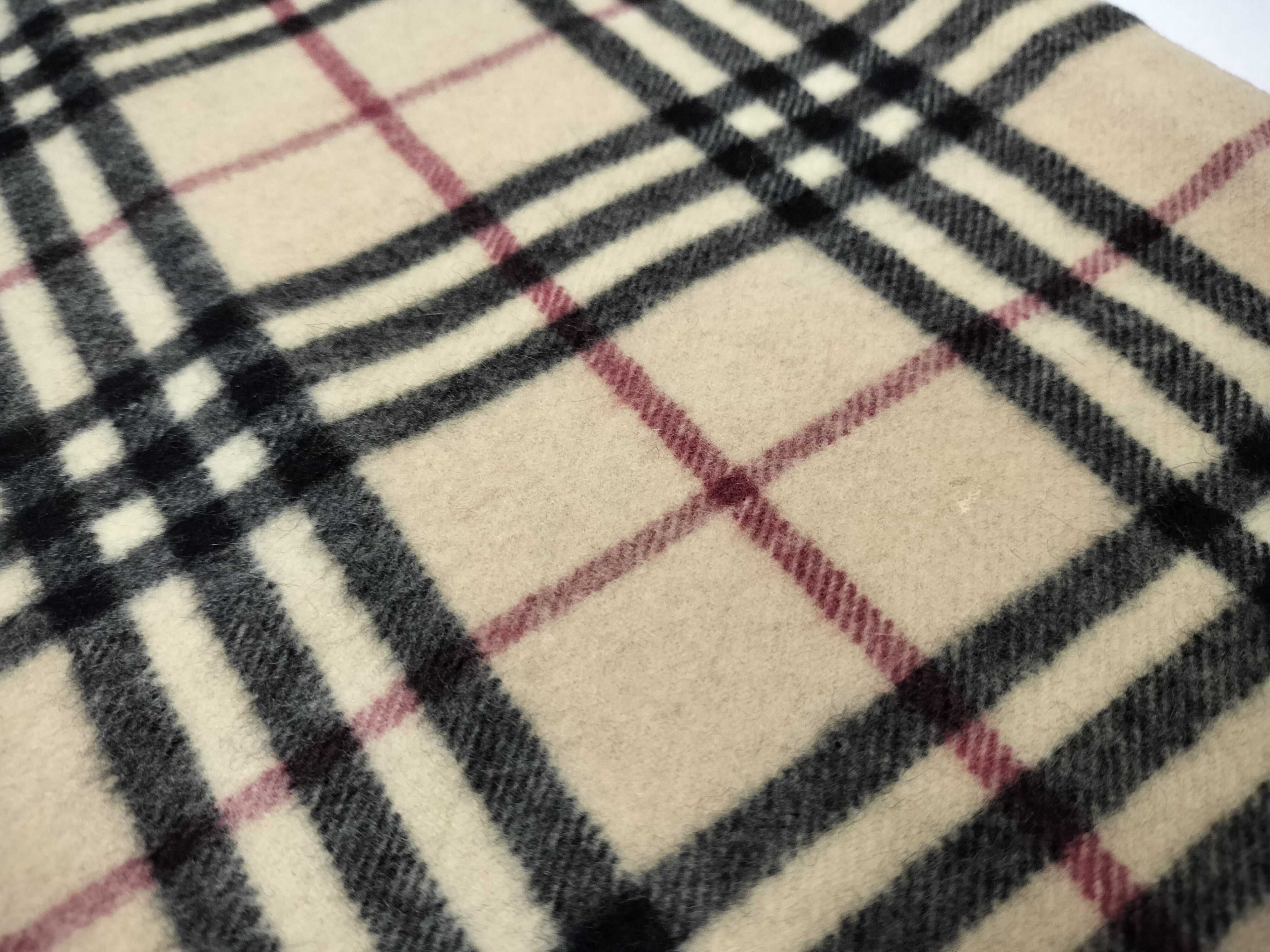 100% Cashmere Scarf, Nova Check Pattern, and other accessories. — view 9