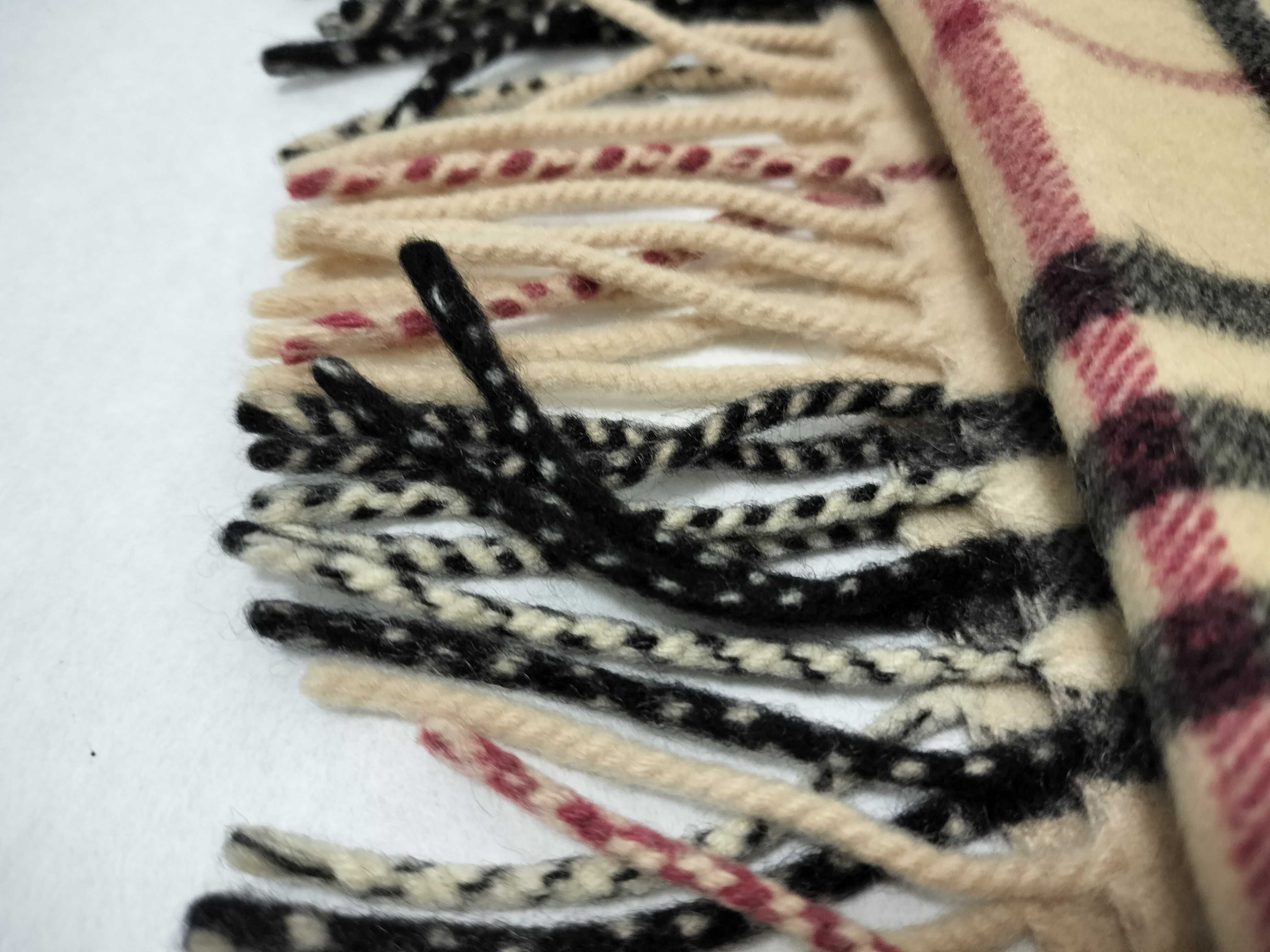 100% Cashmere Scarf, Nova Check Pattern, and other accessories. — view 10