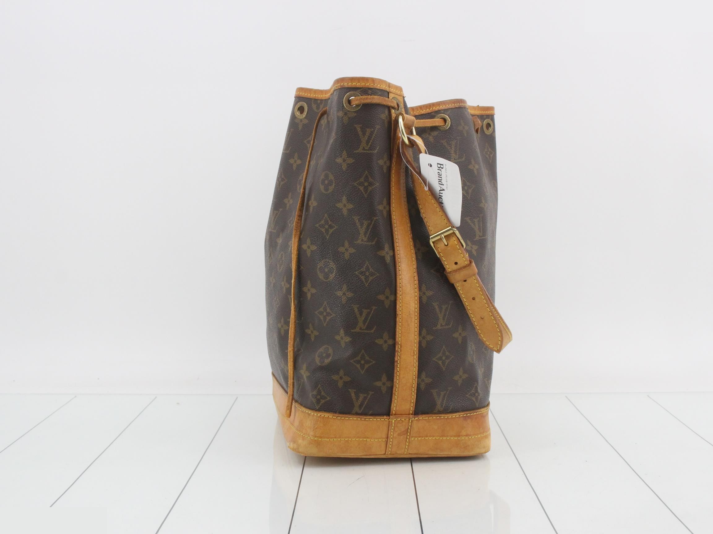 Monogram Noe — view 3