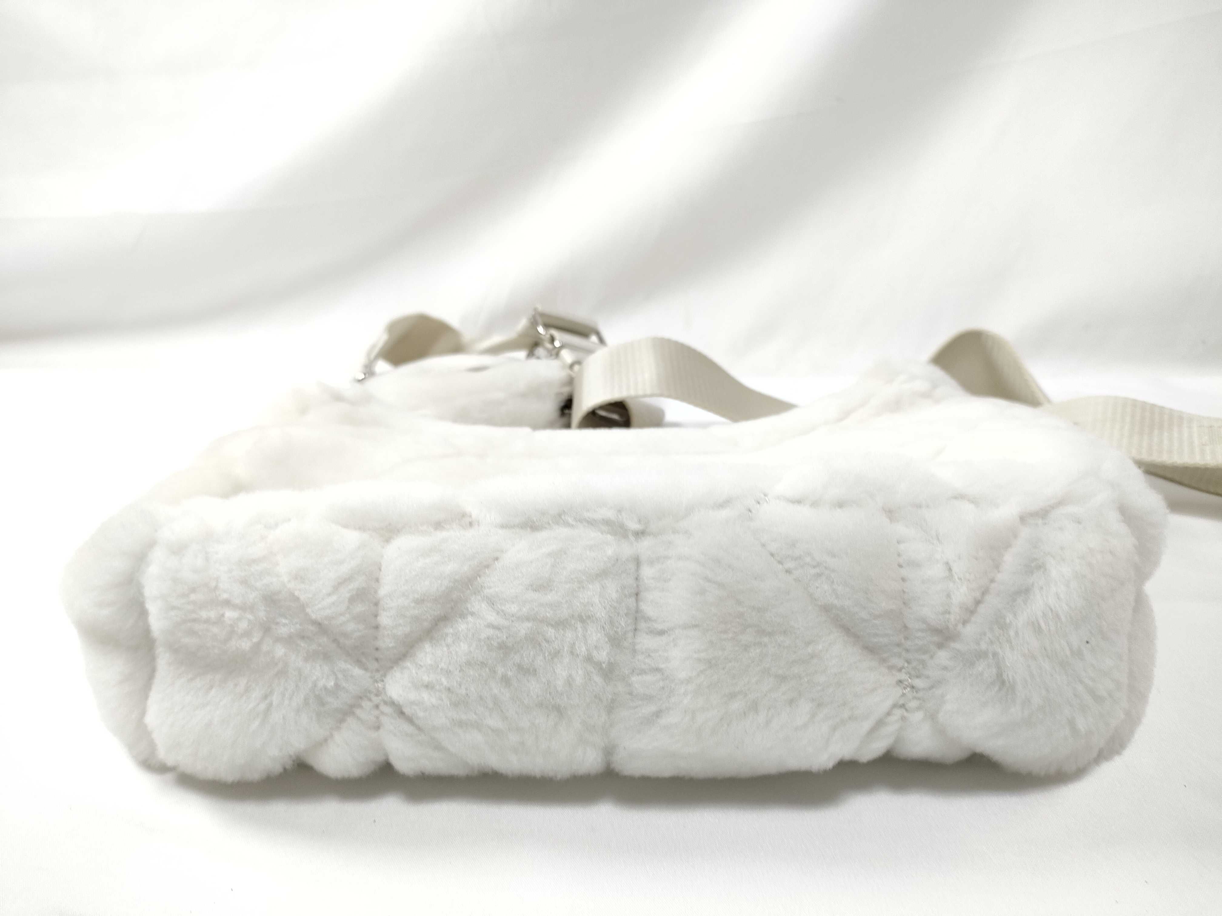 Shearling Fur Bag Shoulder Bag — view 3