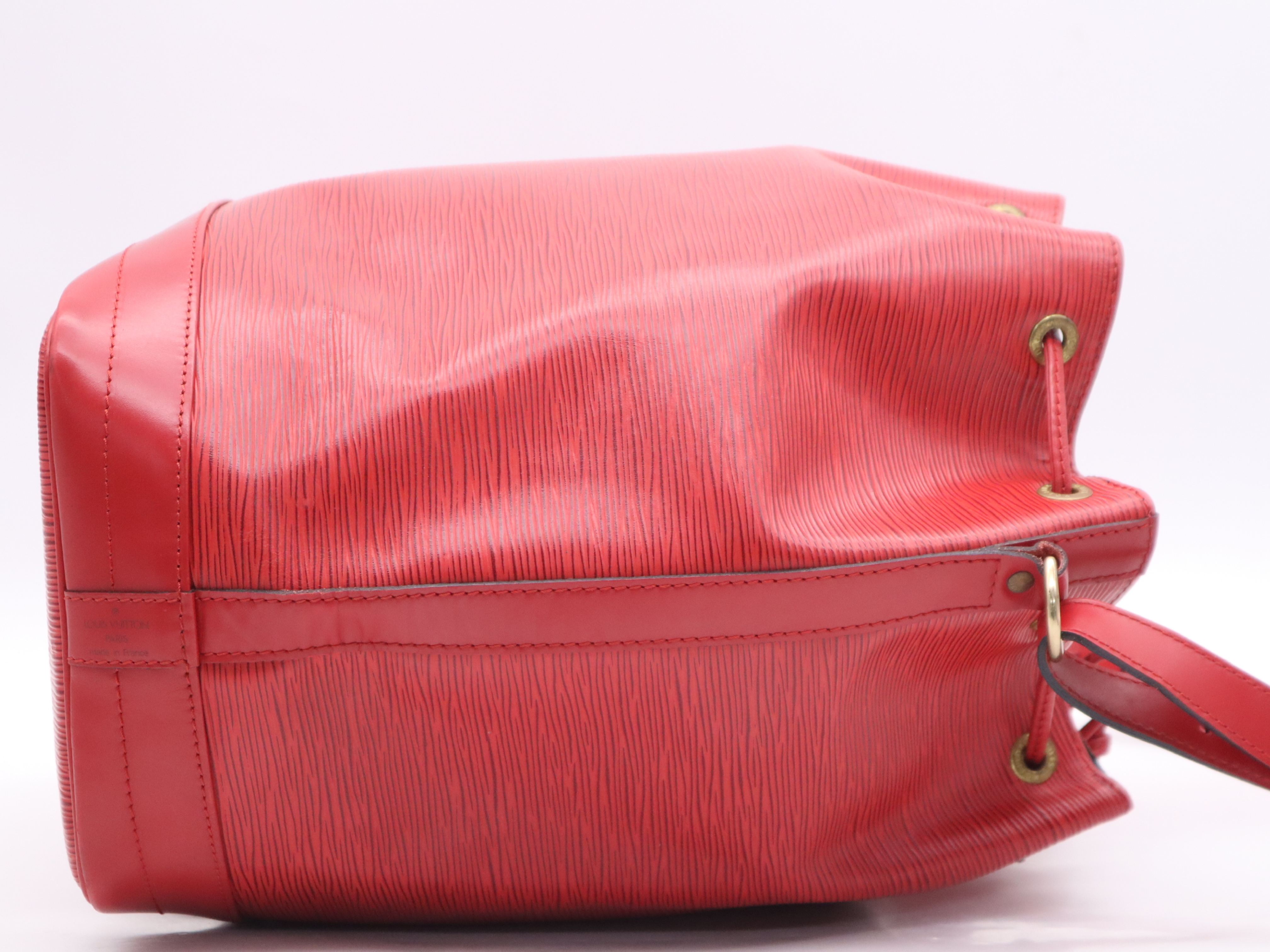 M44007 Epi Noé Castilian Red Handbag — view 5