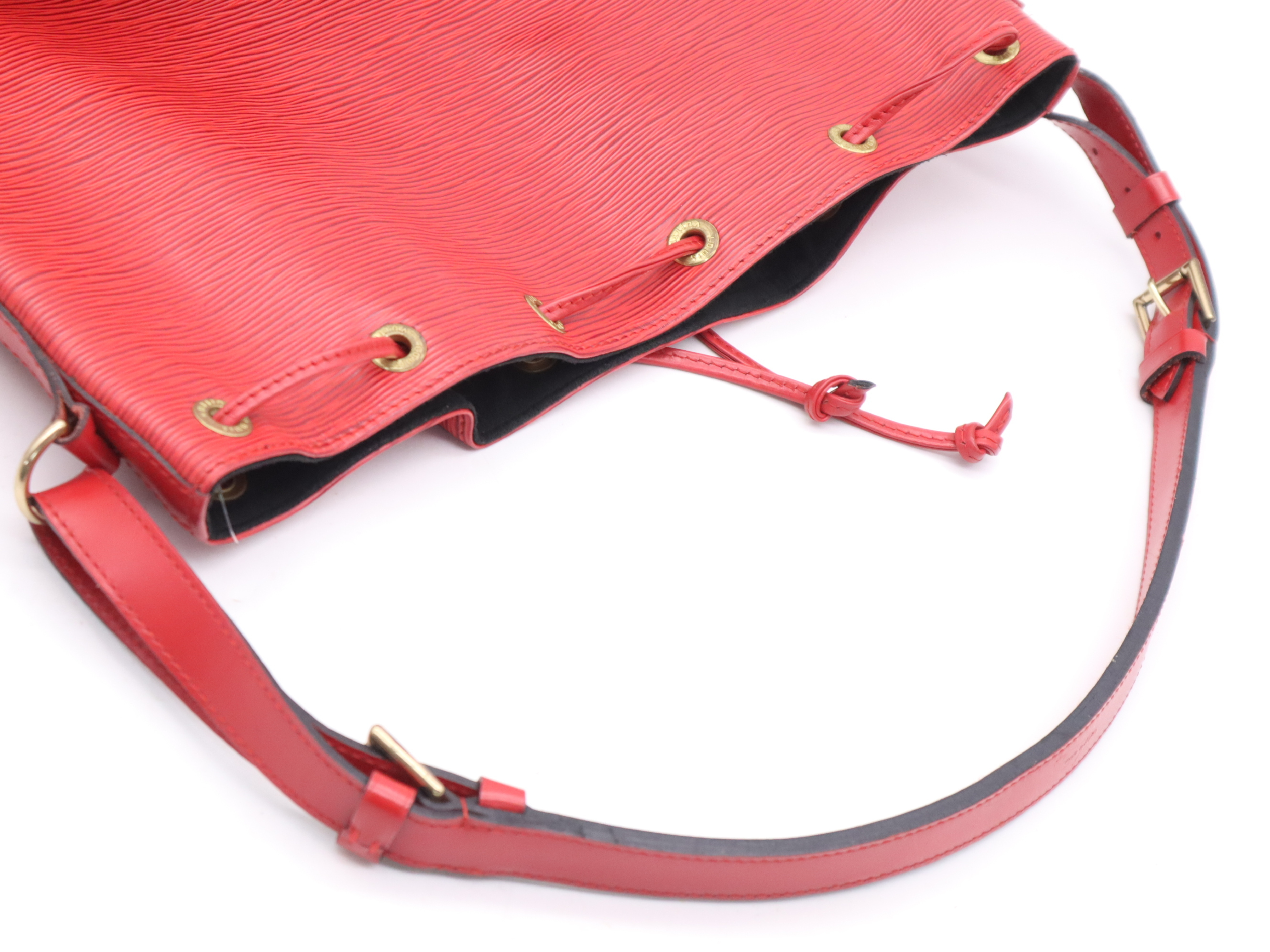 M44007 Epi Noé Castilian Red Handbag — view 6