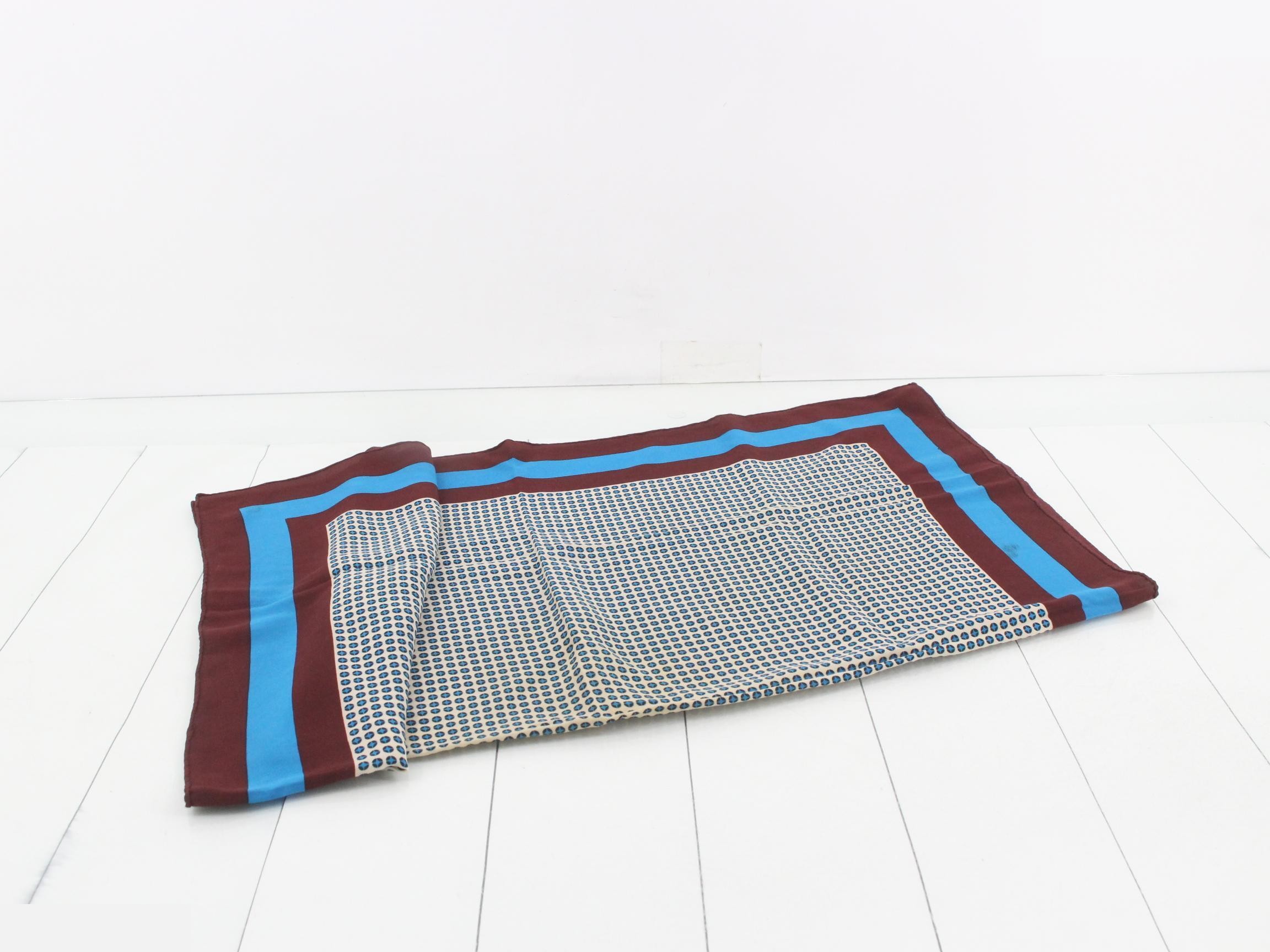scarf — view 3