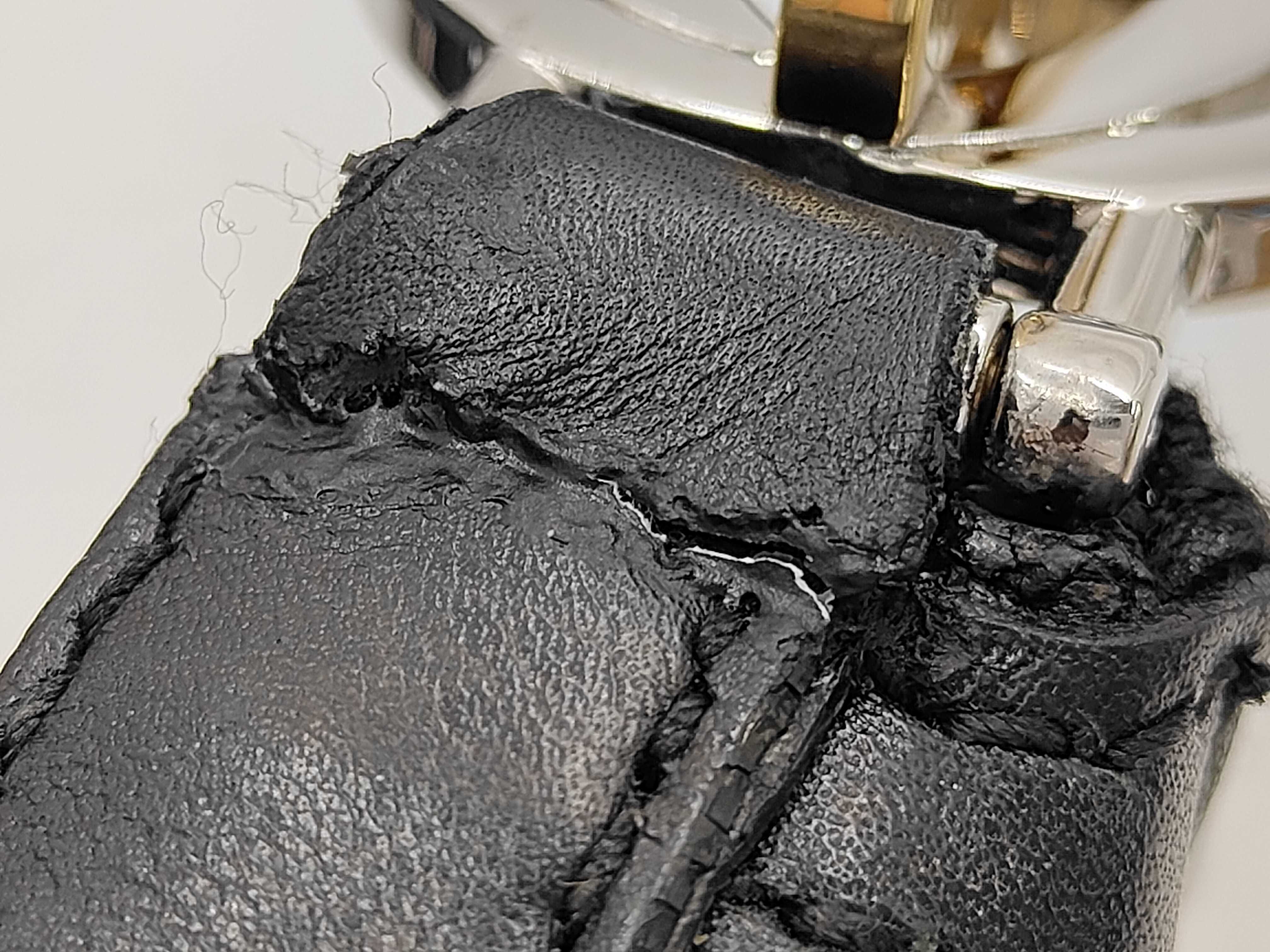 Black Leather Pea Shoulder Bag — view 11