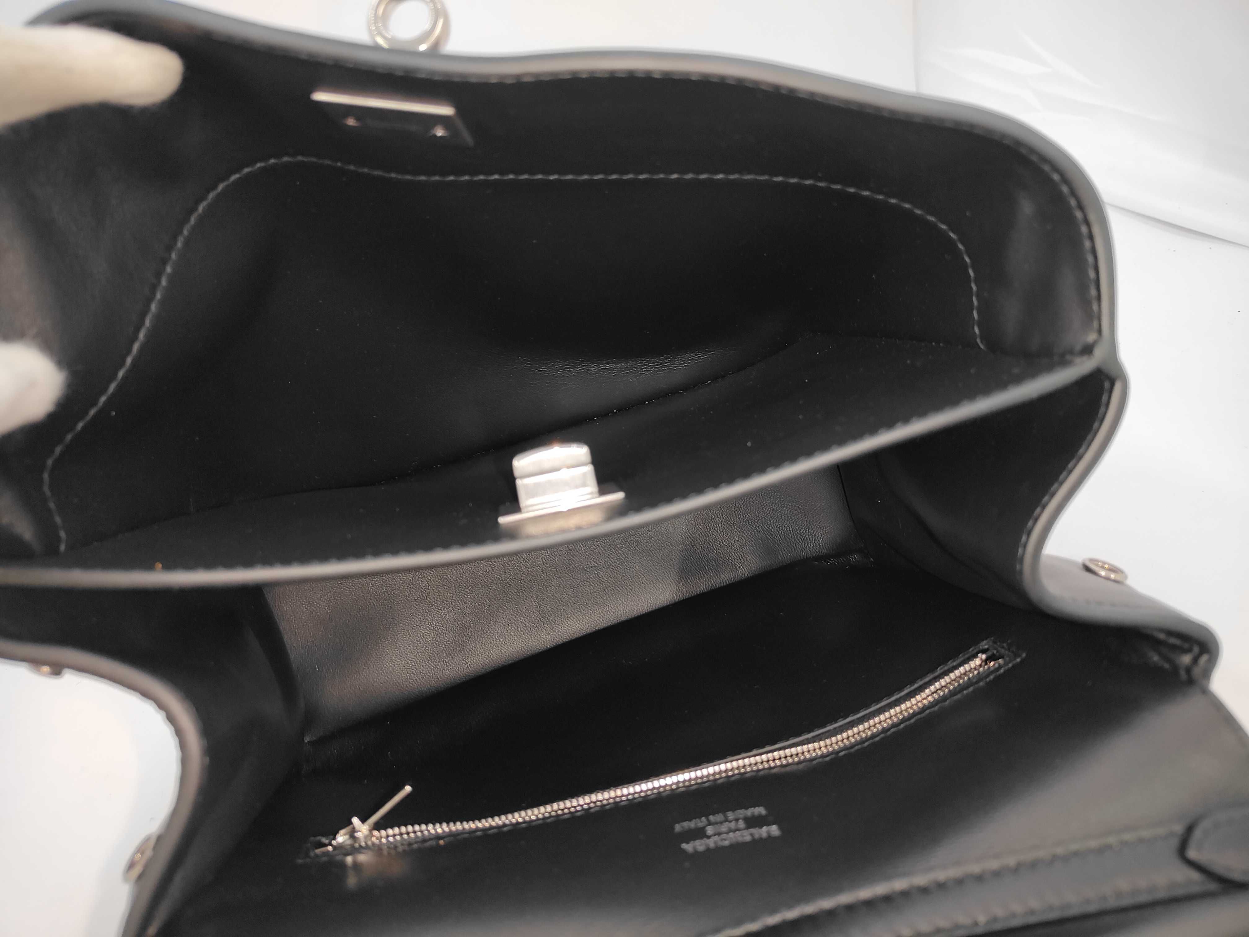 Rodeo Shoulder Messenger Bag, Black, with 2 Straps — view 6