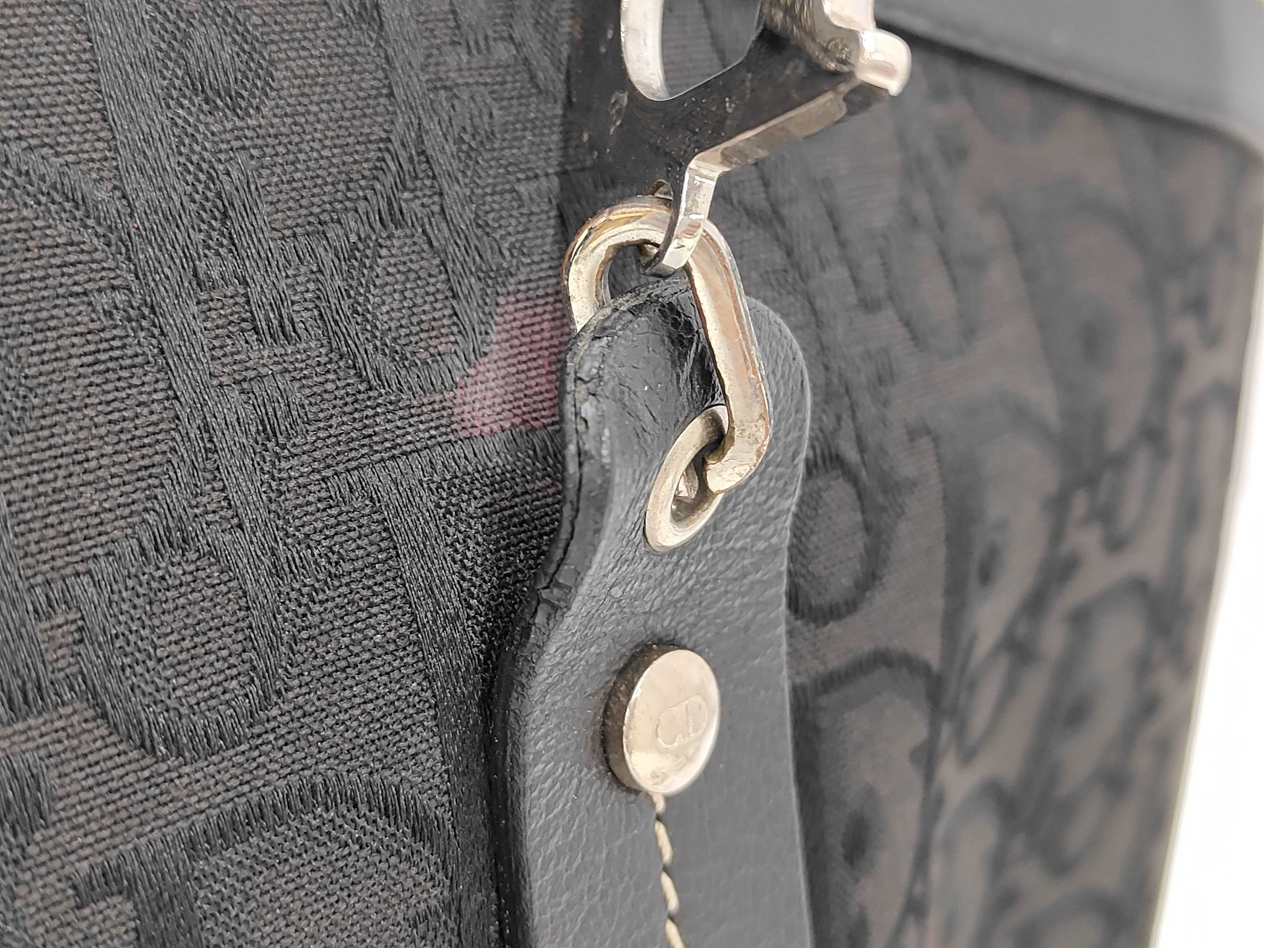 handbag — view 3