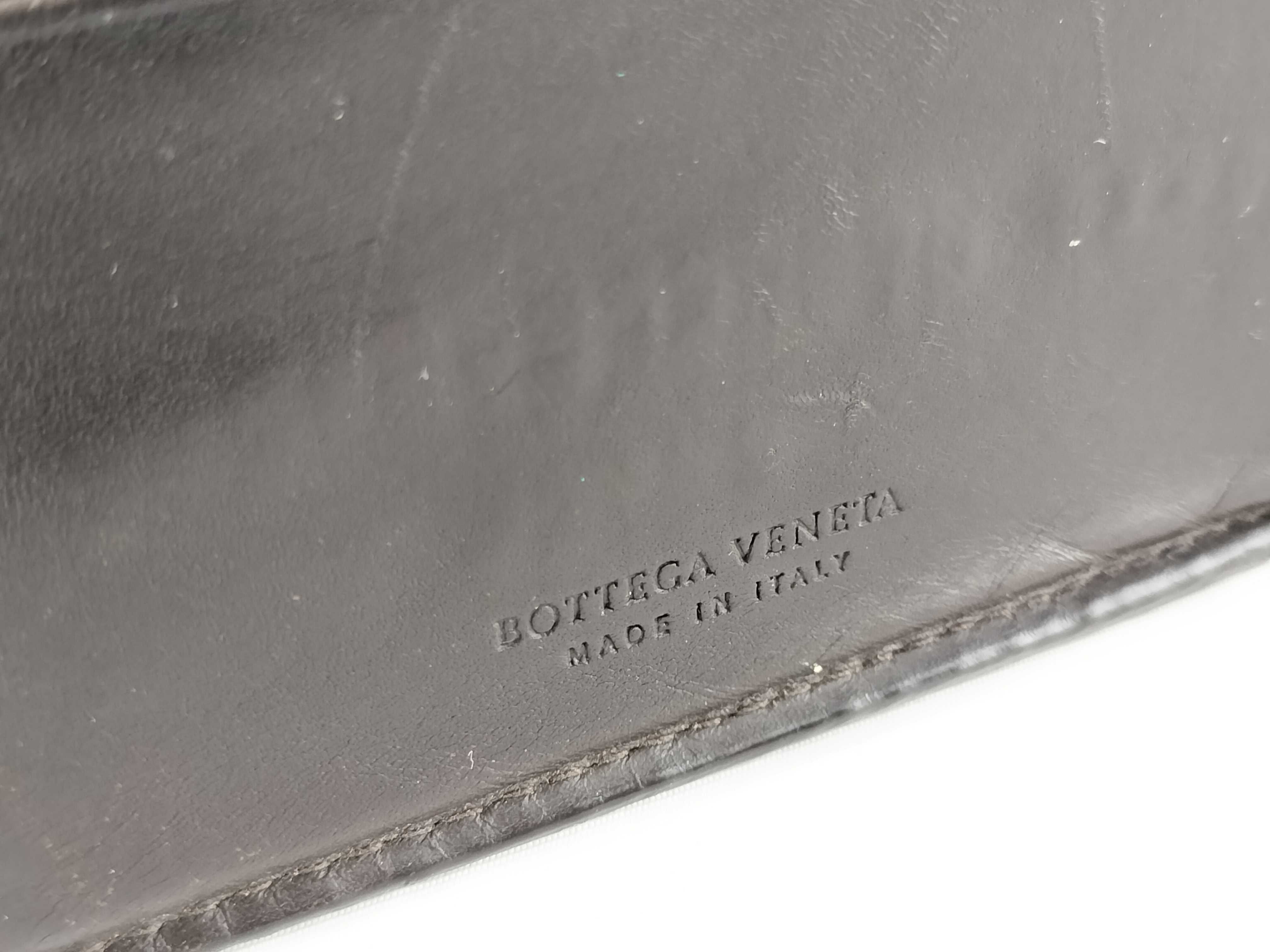 Intrecciato Bifold Wallet Leather Wallet — view 11