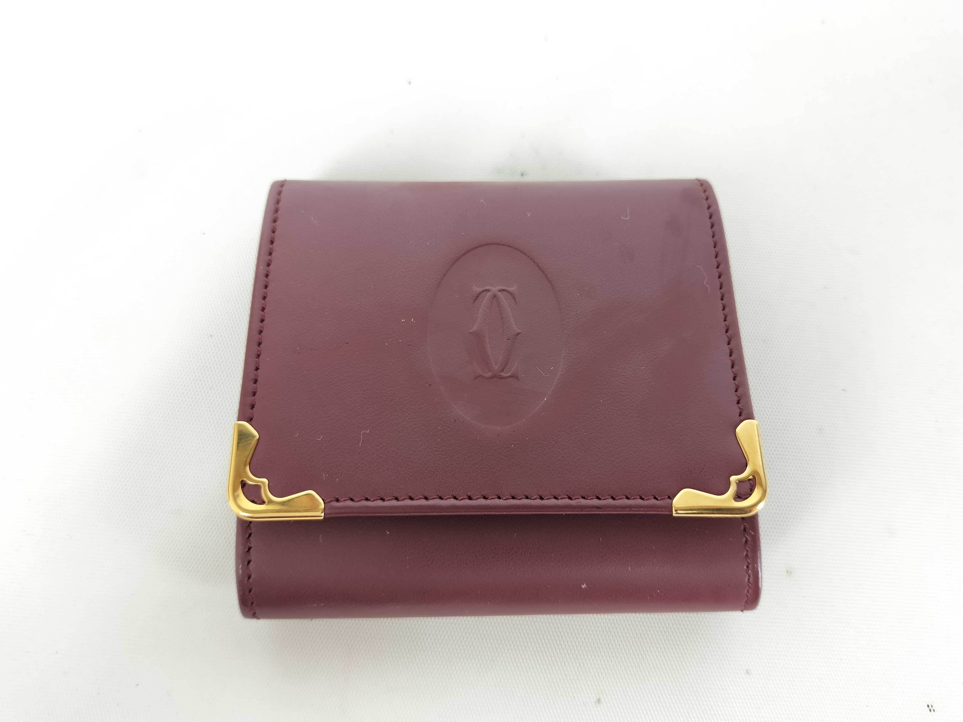 Must Line Coin Case