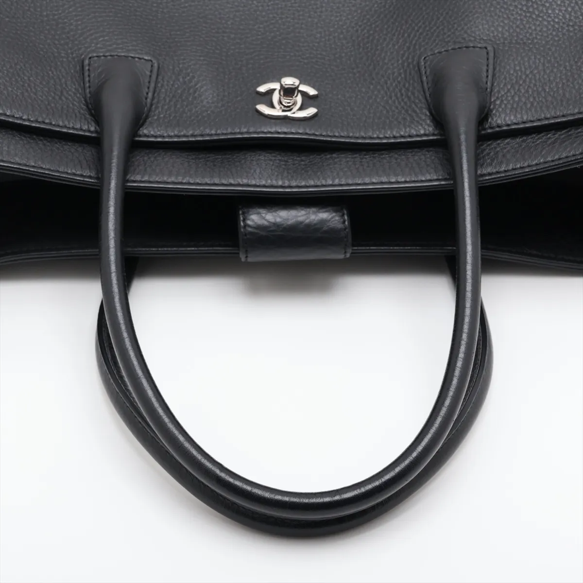[Individually packaged] Chanel Executive Leather 2-Way Tote Bag, Black with Silver Hardware, 18179838, Serial Number 18 — view 5