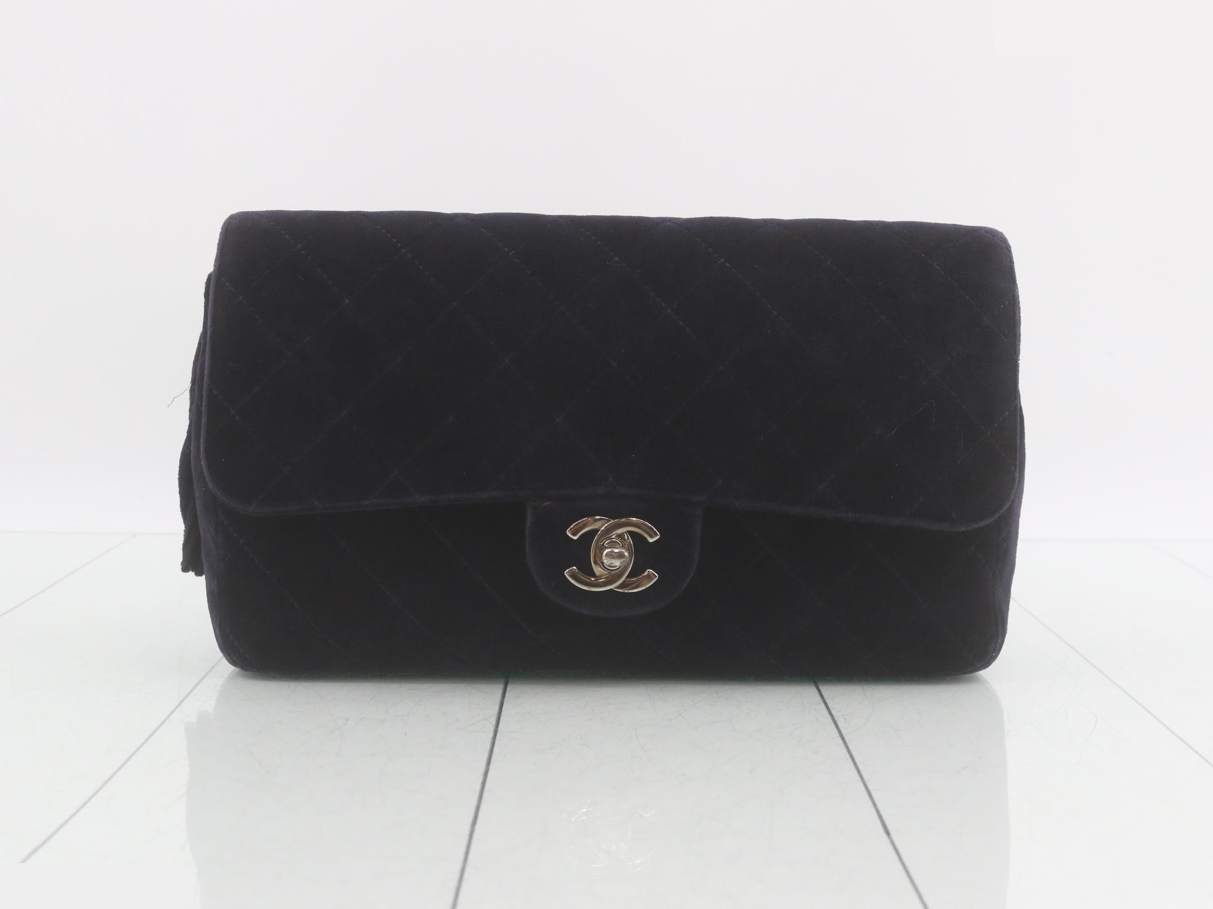 Matelassé velour chain backpack, navy — view 2