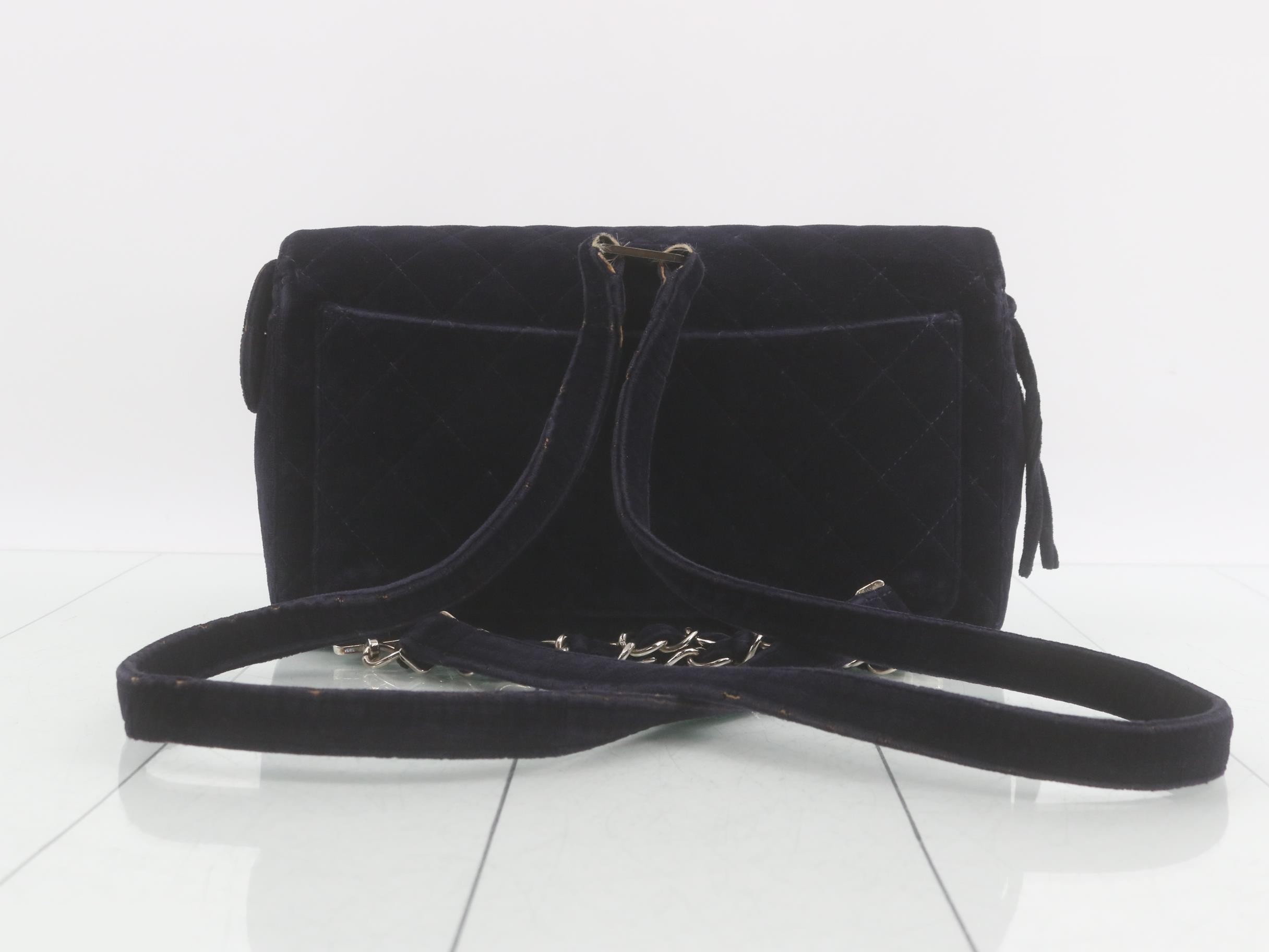 Matelassé velour chain backpack, navy — view 3