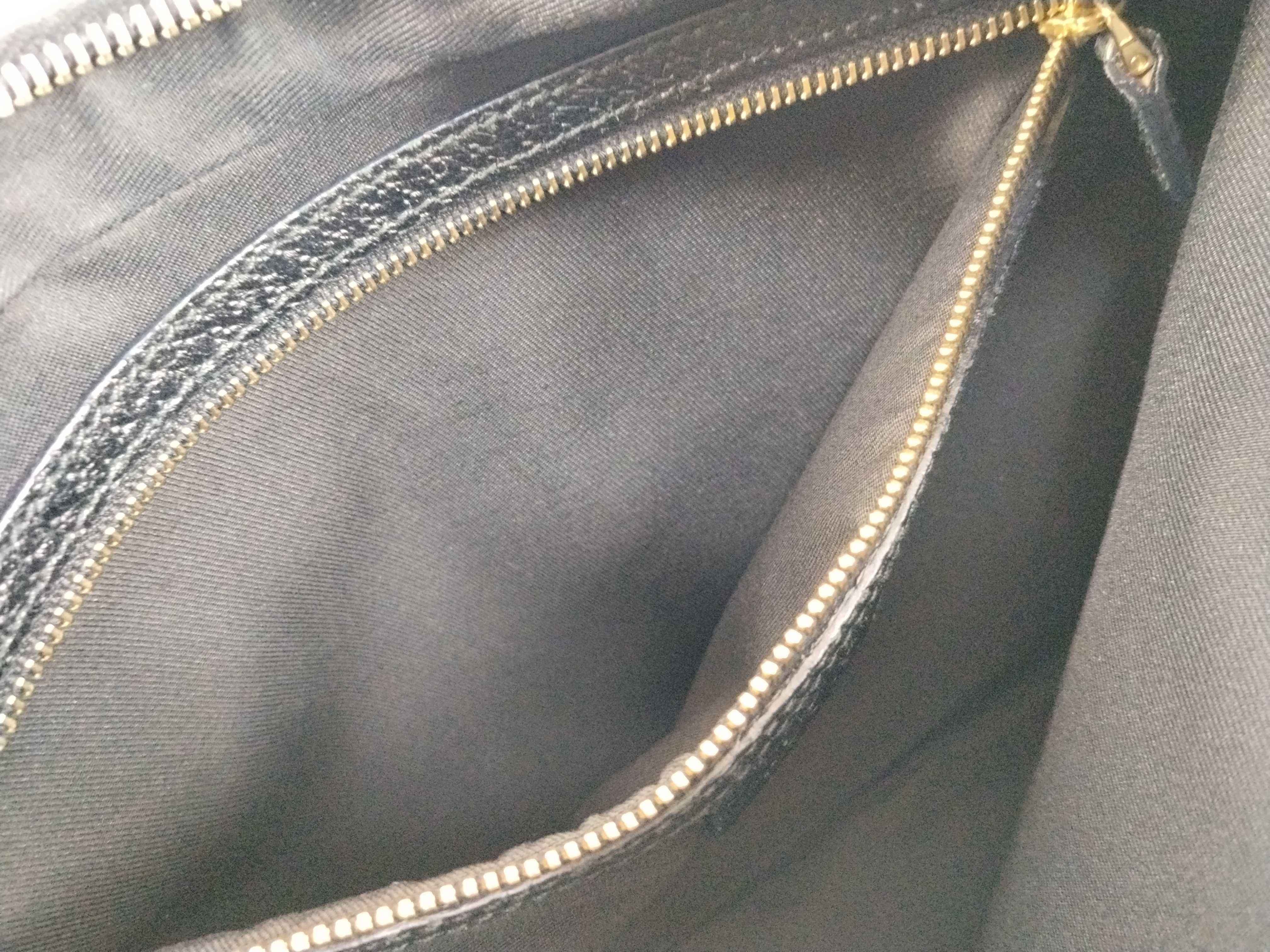 GG Canvas One-Shoulder Bag — view 13