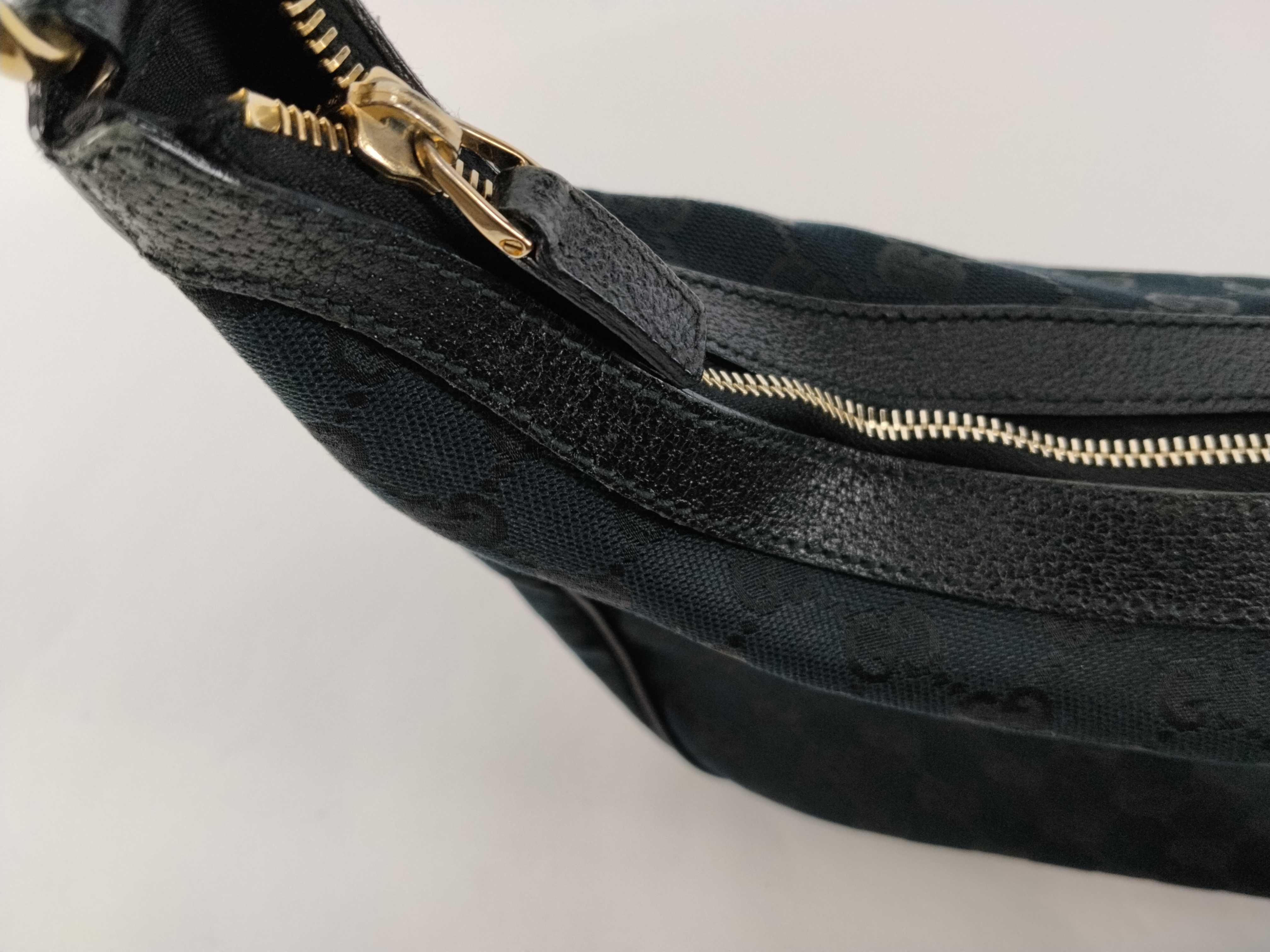 GG Canvas One-Shoulder Bag — view 8