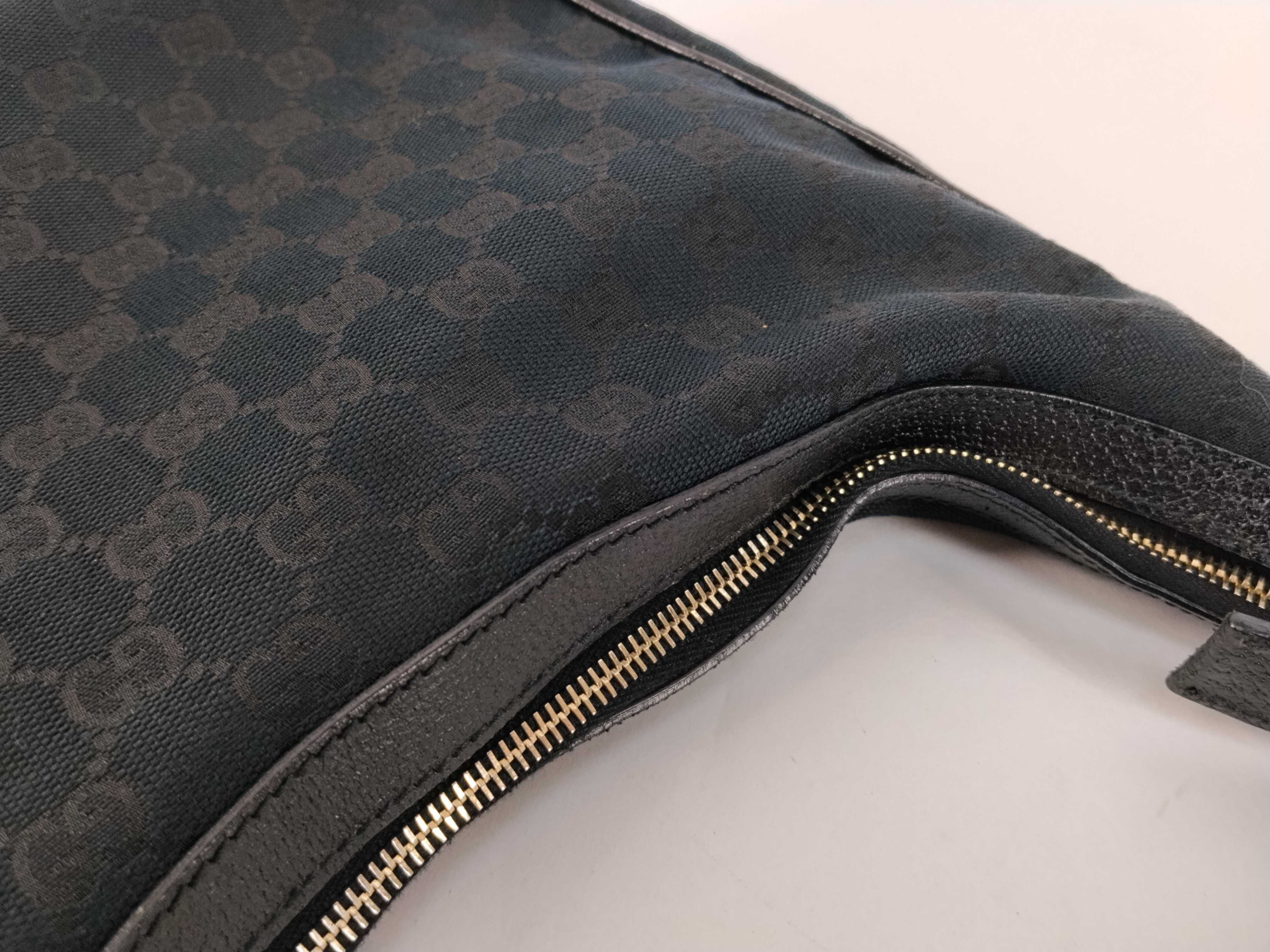 GG Canvas One-Shoulder Bag — view 9