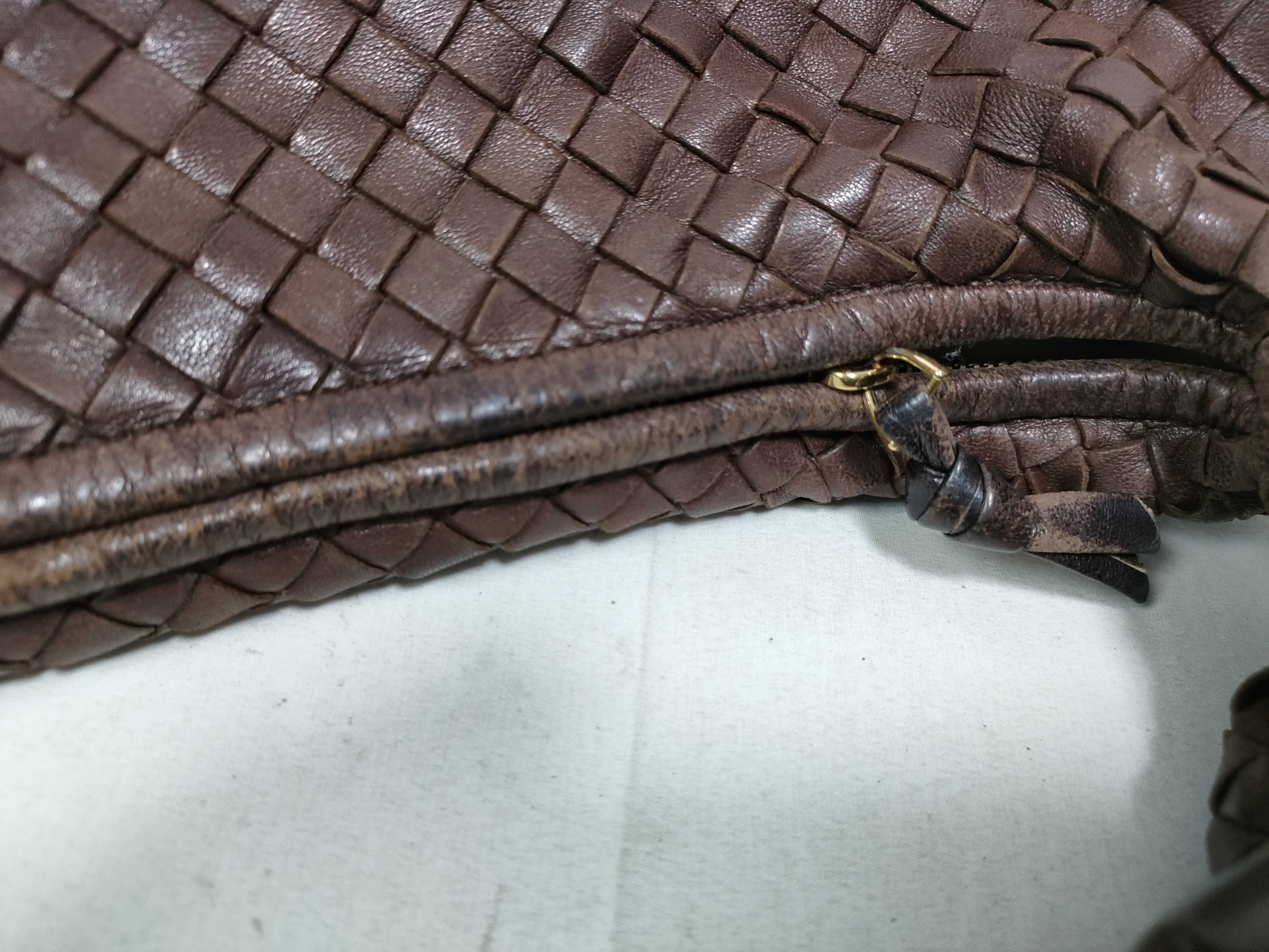 Intrecciato Bottega Intrecciato Leather Handbag — view 11