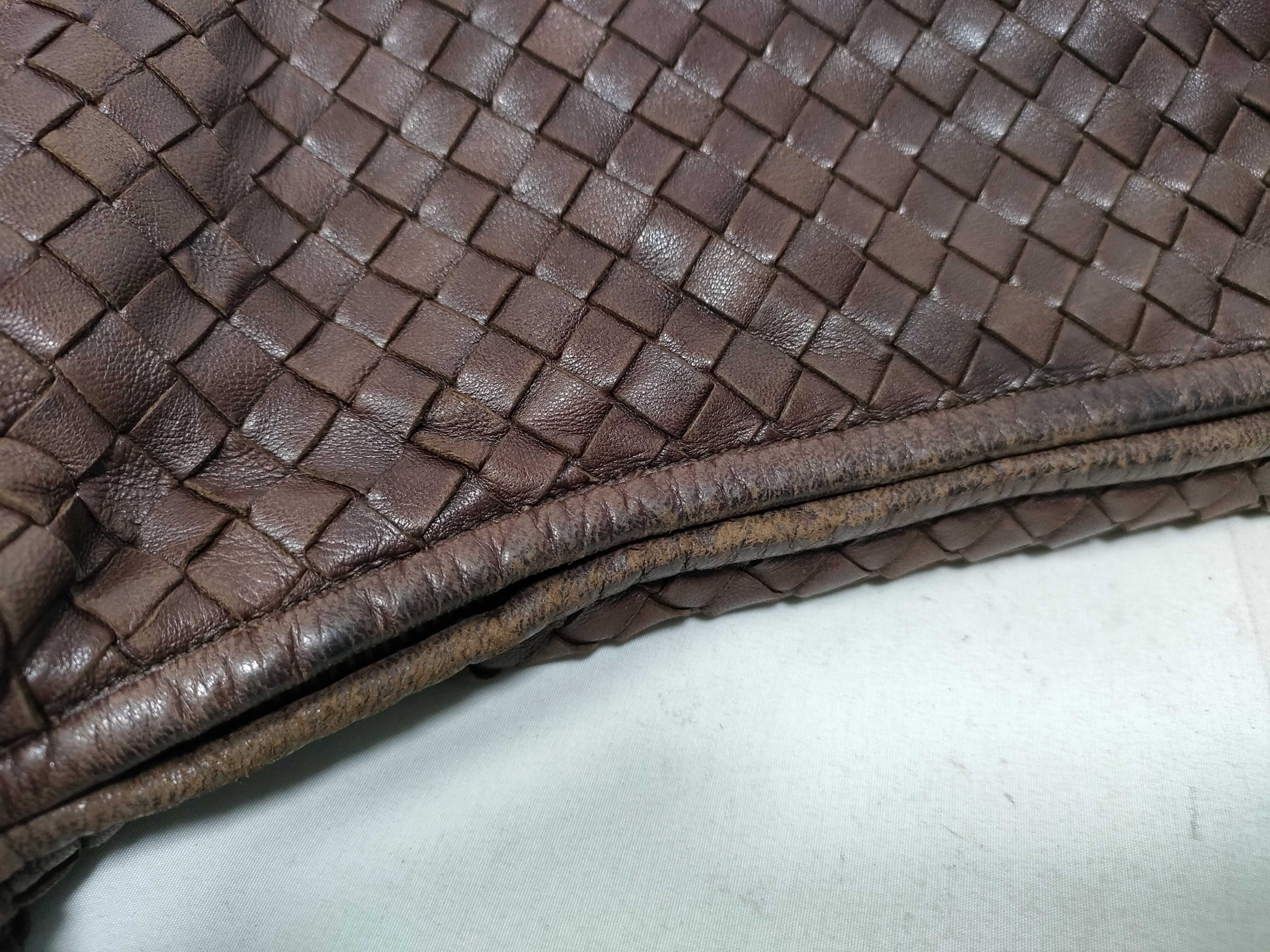 Intrecciato Bottega Intrecciato Leather Handbag — view 12