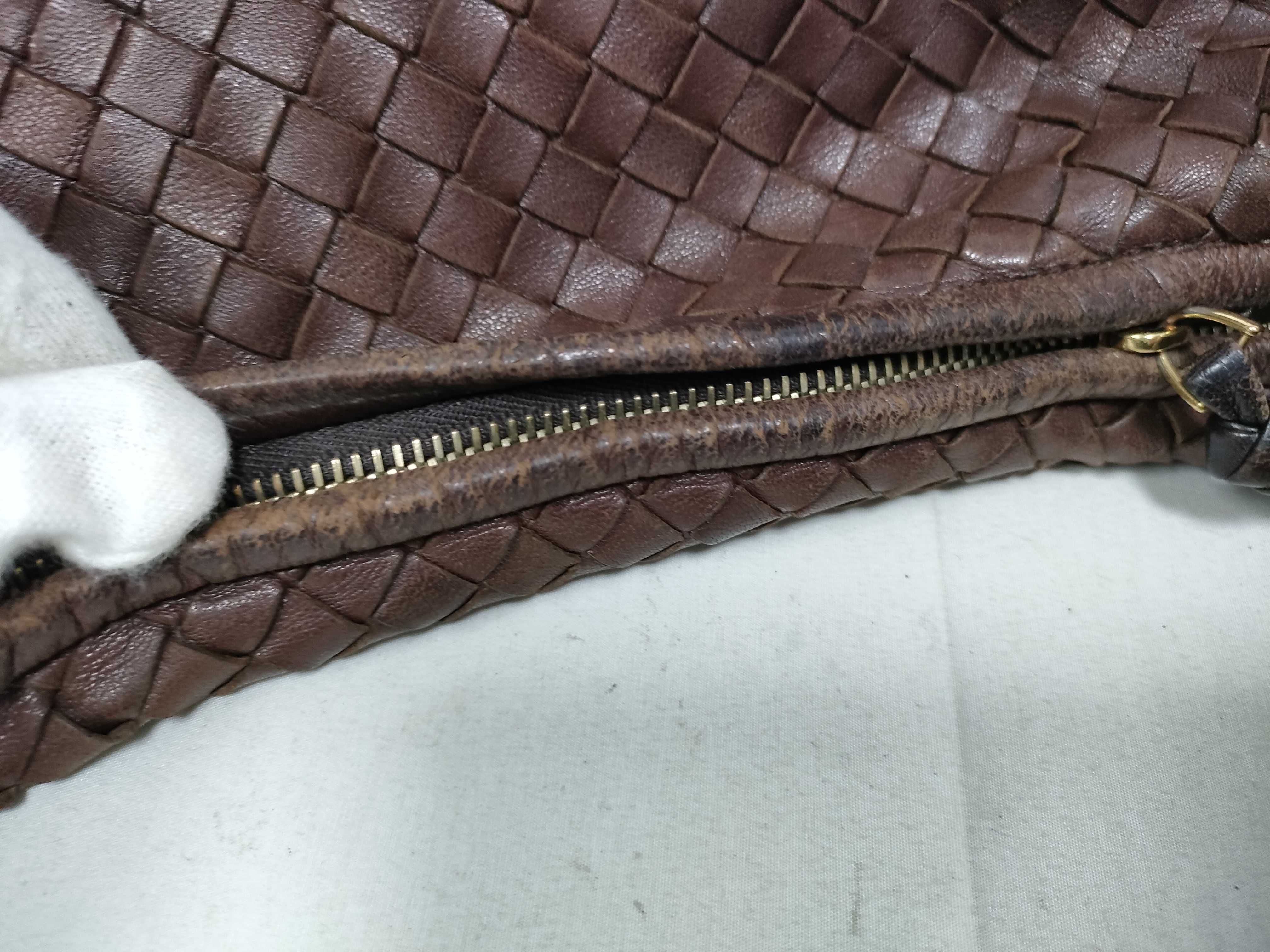 Intrecciato Bottega Intrecciato Leather Handbag — view 13