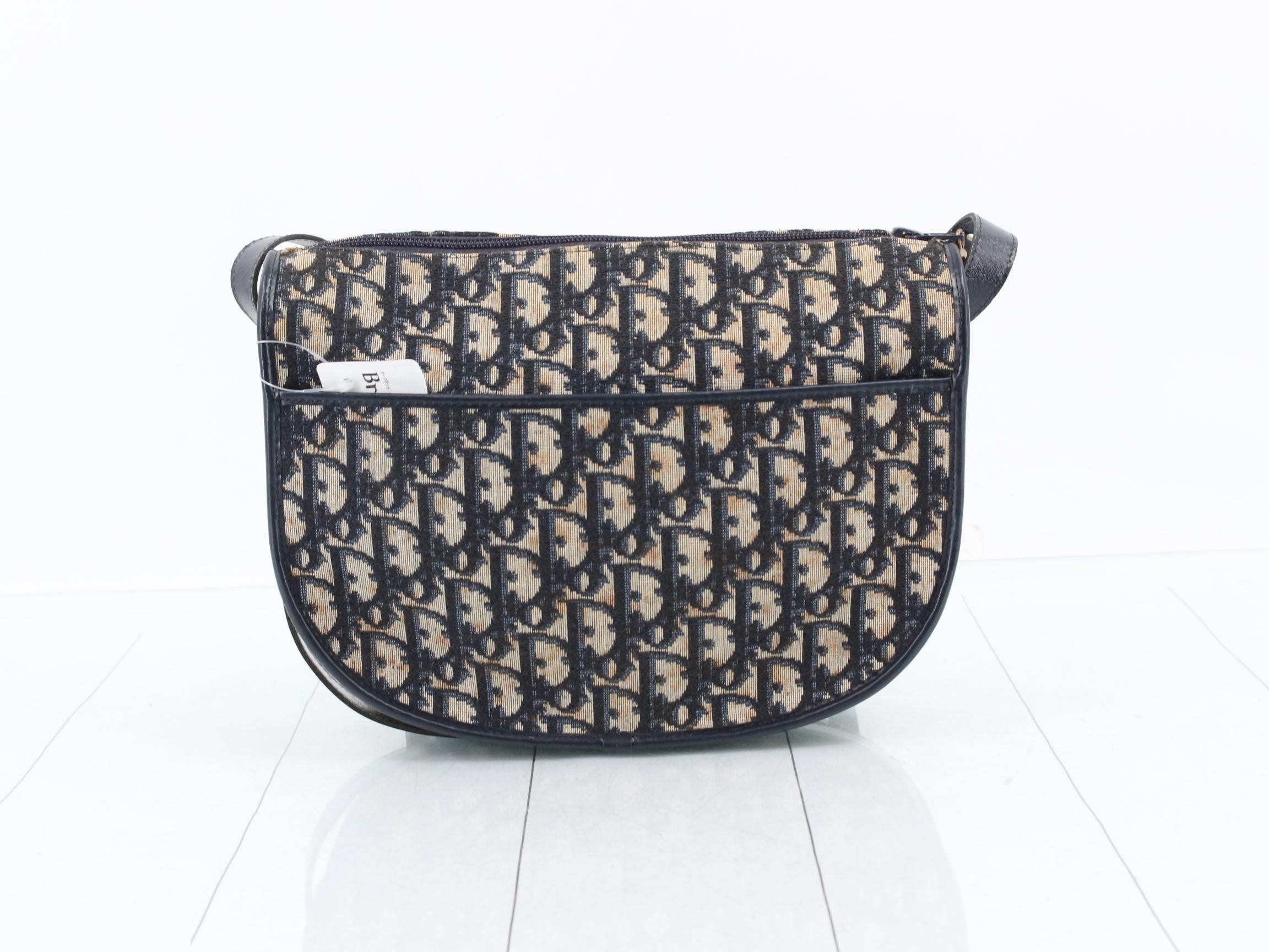 Old Trotter (Bag) - Shoulder Bag — view 2