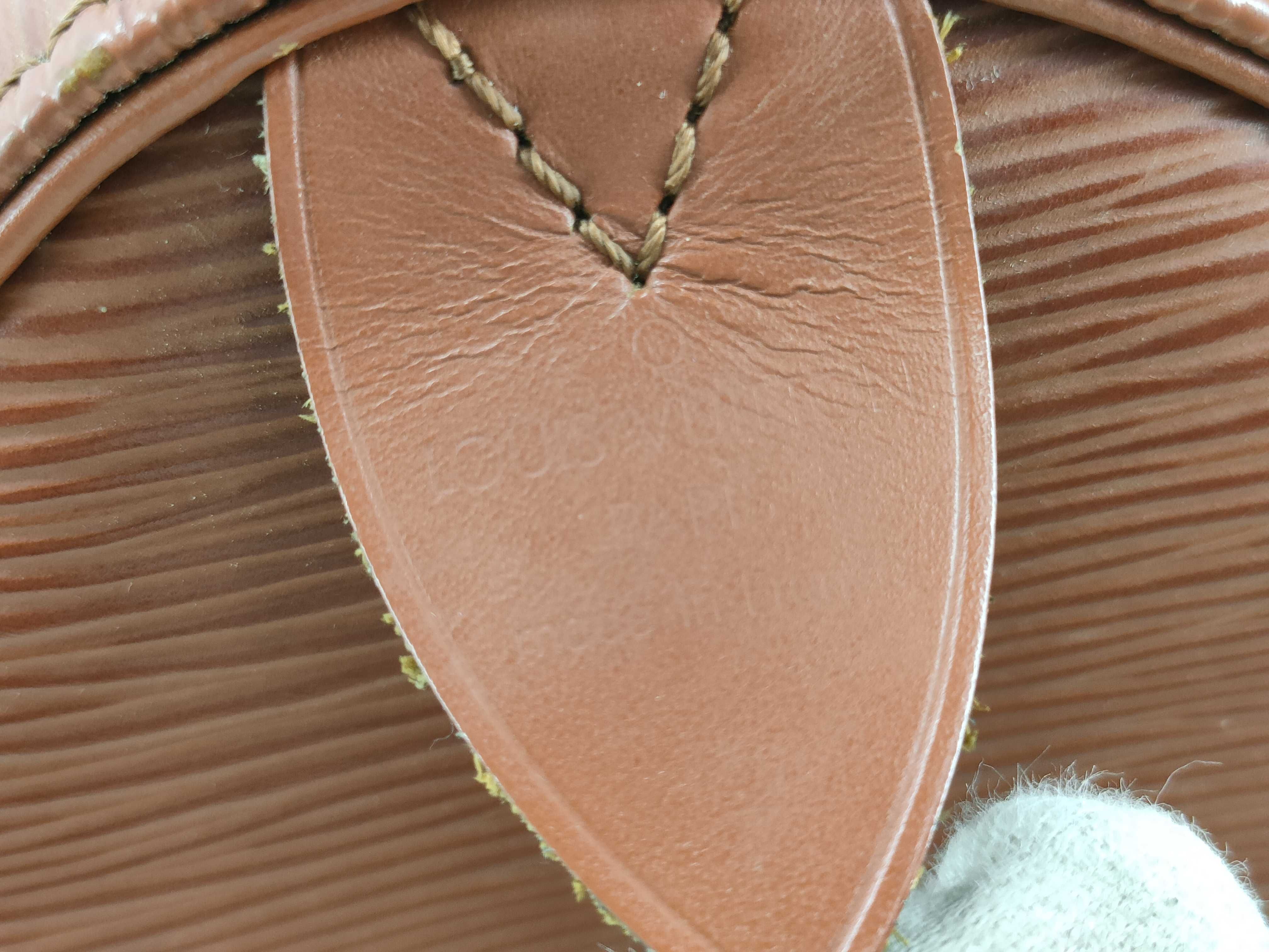 Epi Louis Vuitton Speedy Boston Bag — view 12