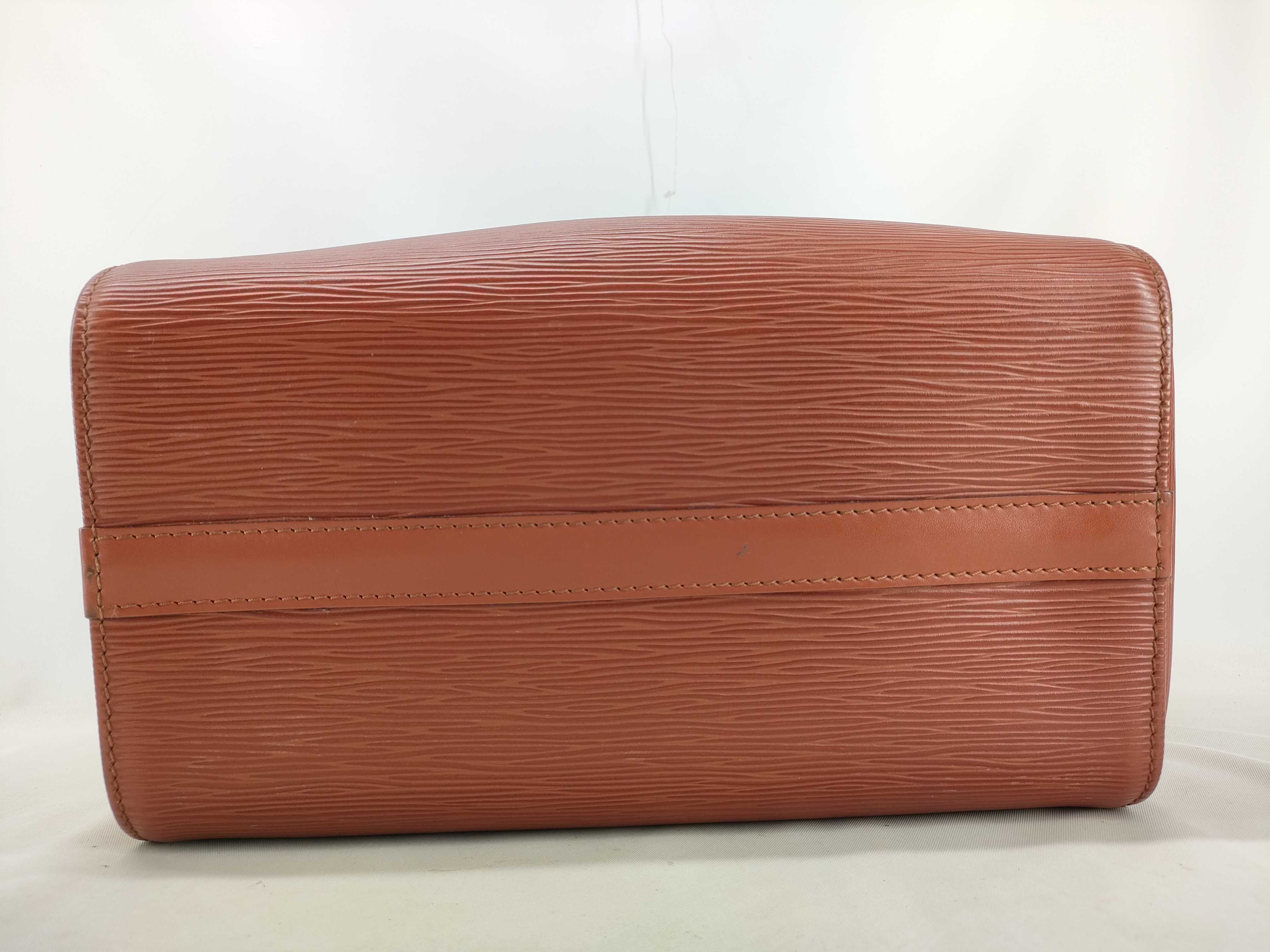 Epi Louis Vuitton Speedy Boston Bag — view 3