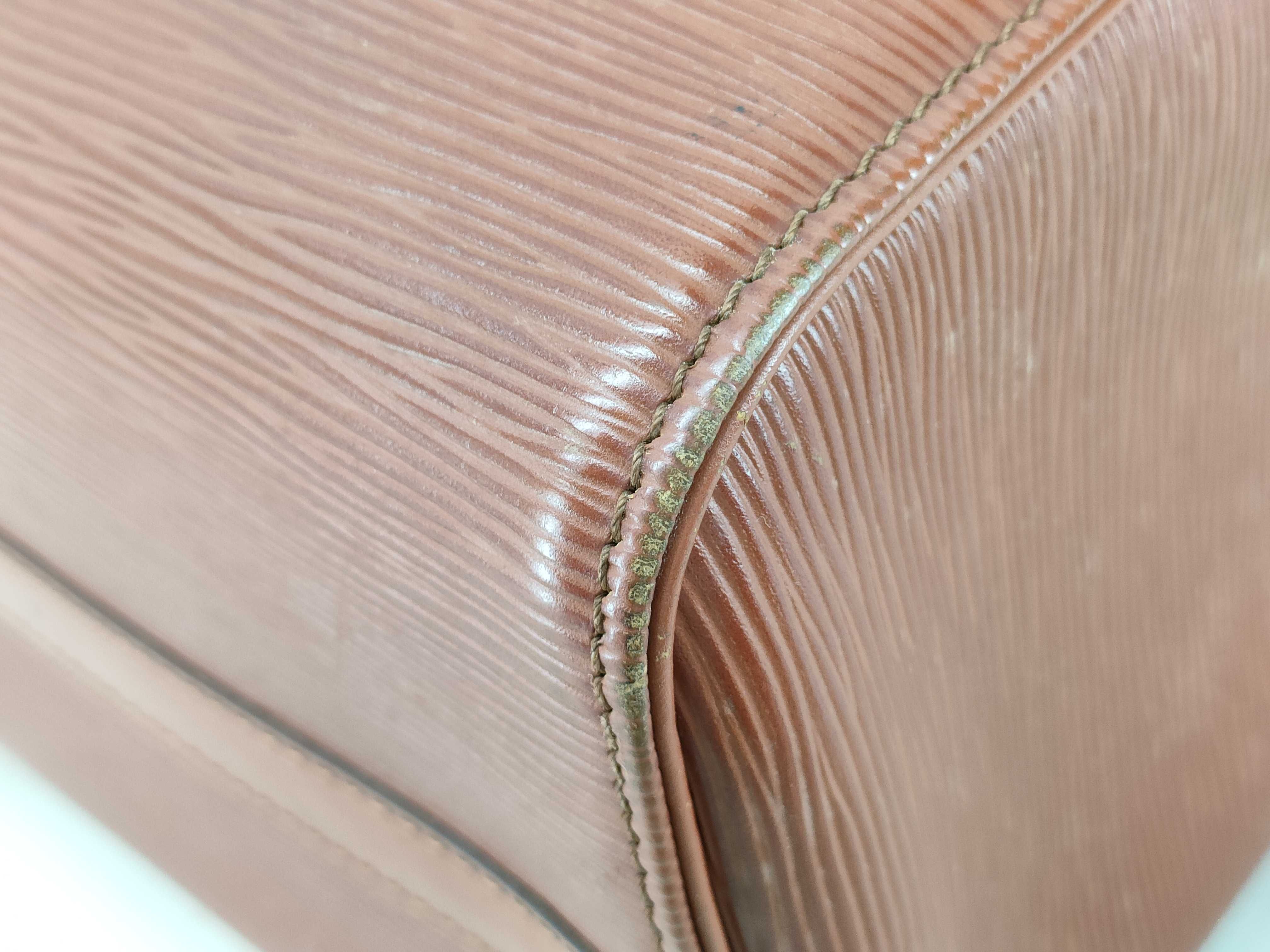 Epi Louis Vuitton Speedy Boston Bag — view 4