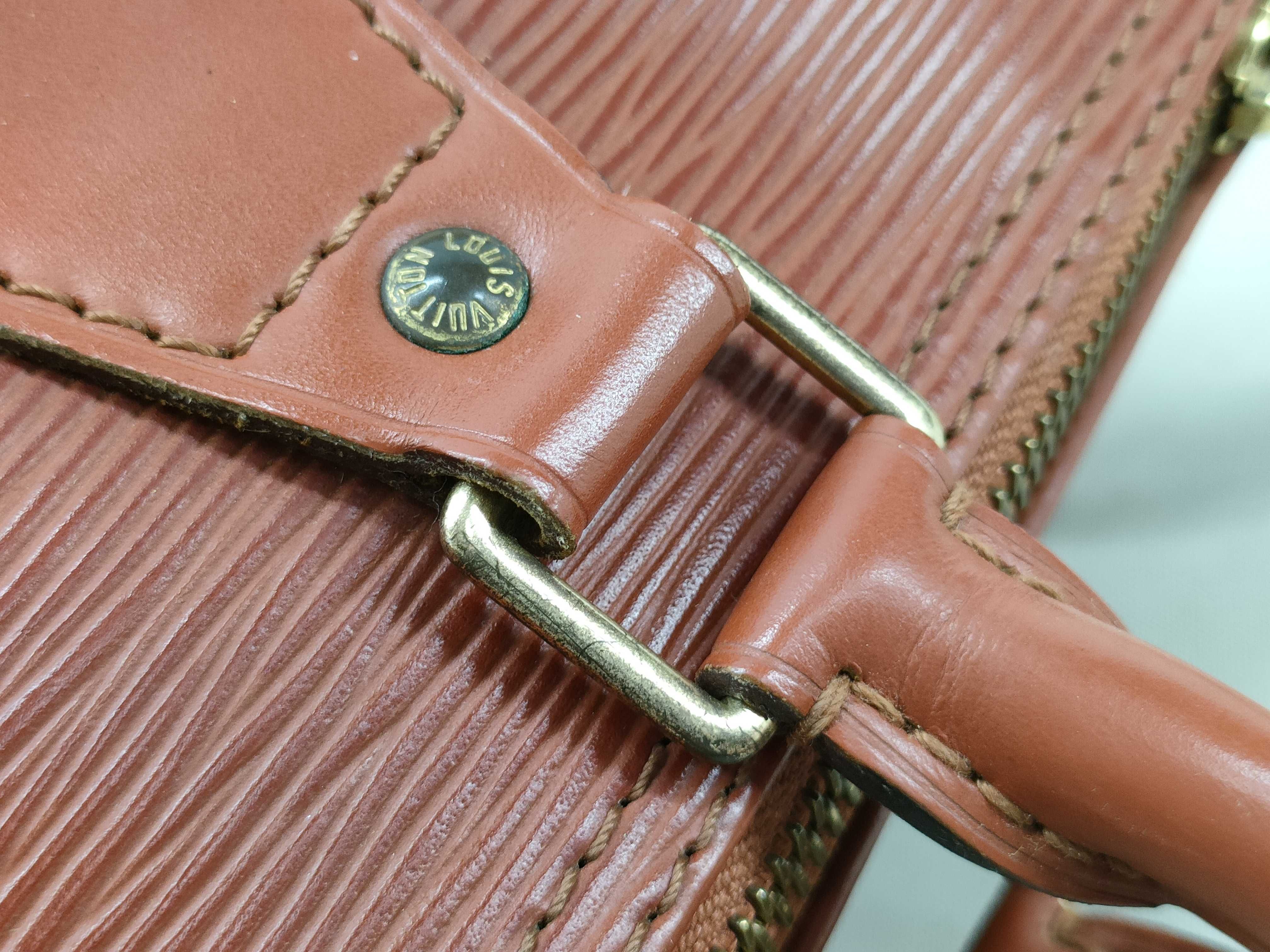 Epi Louis Vuitton Speedy Boston Bag — view 7