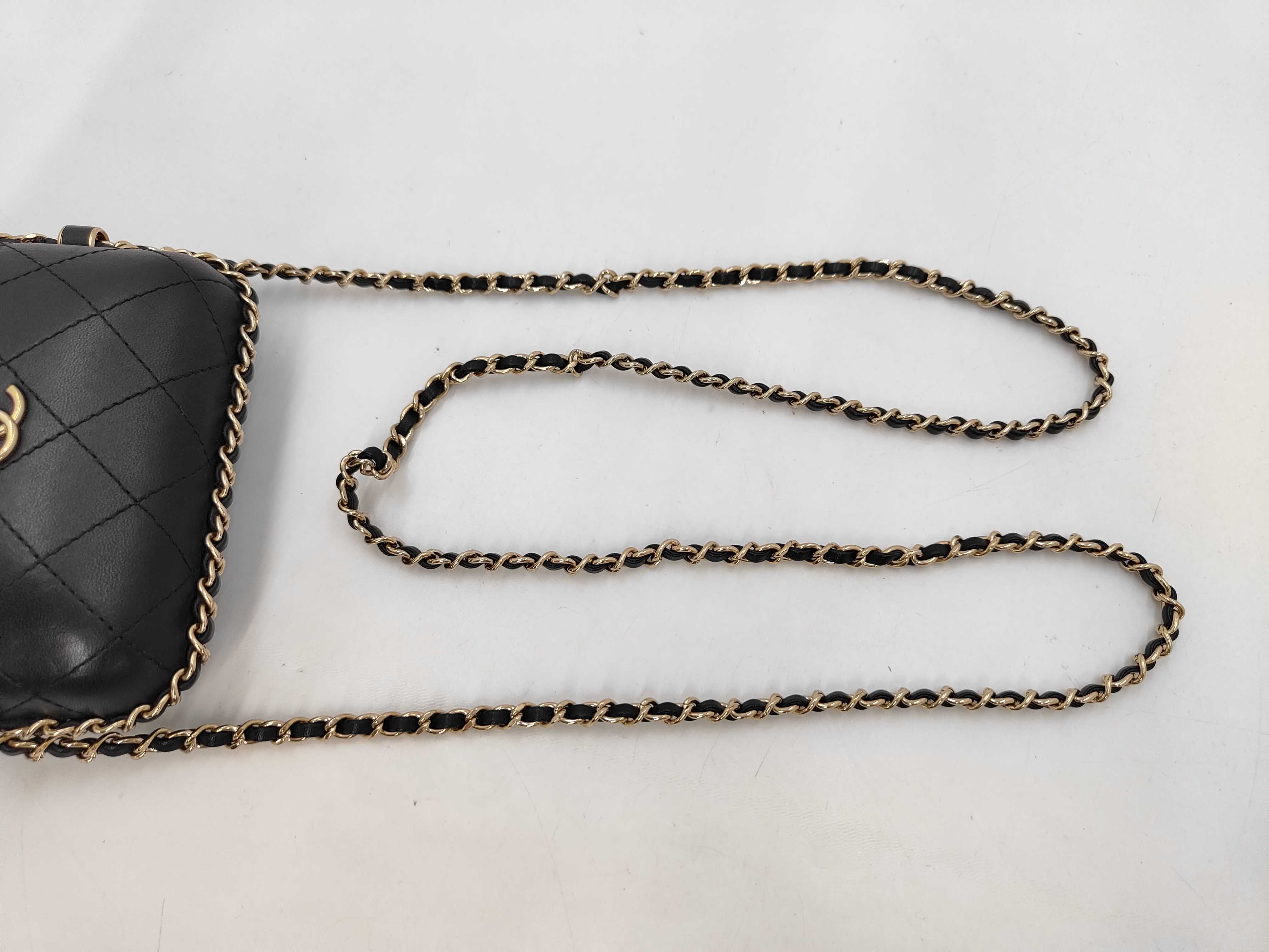 Matelasse Chain Shoulder Black Shoulder Bag — view 5