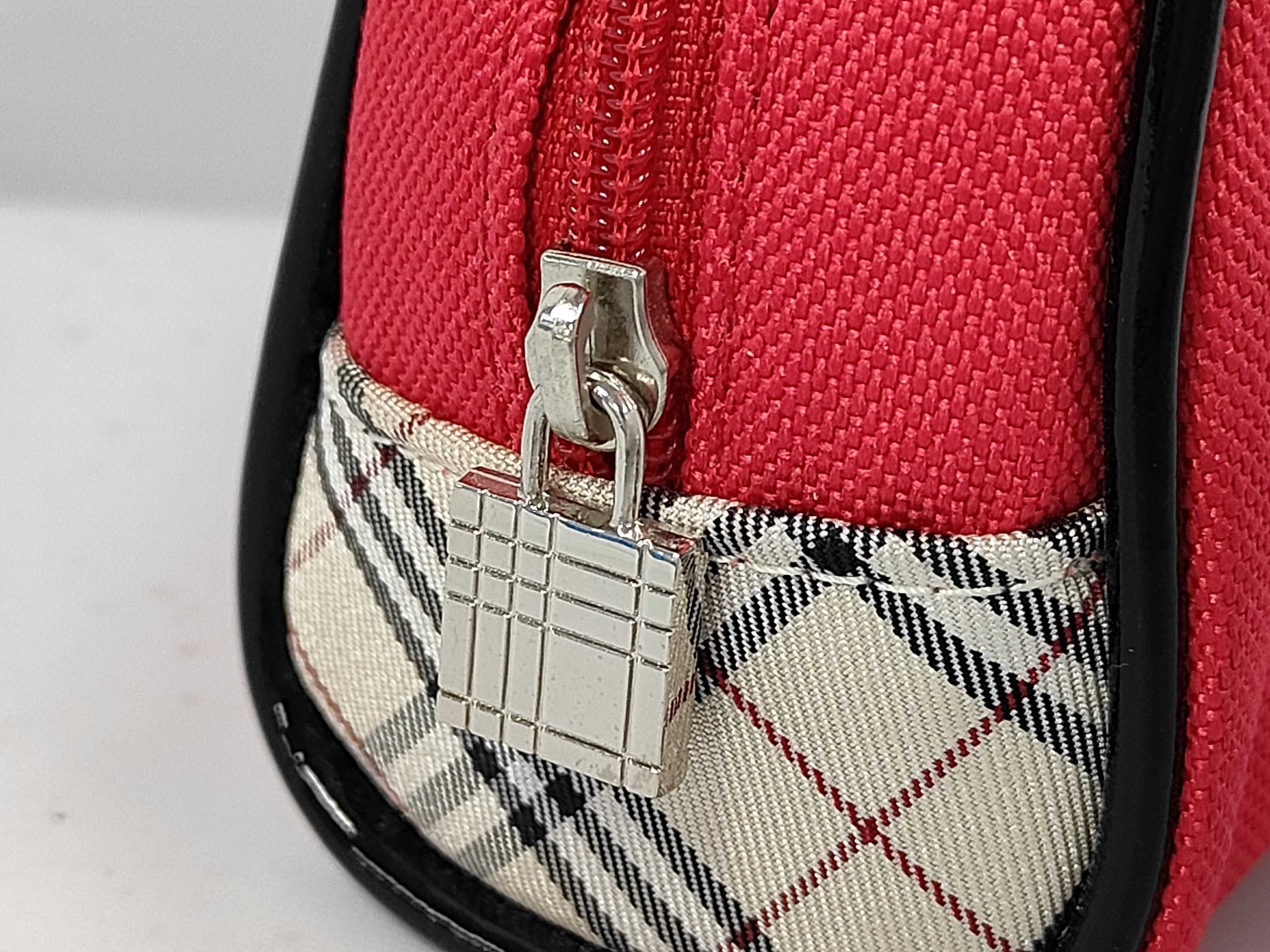 pouch and other accessories — view 3