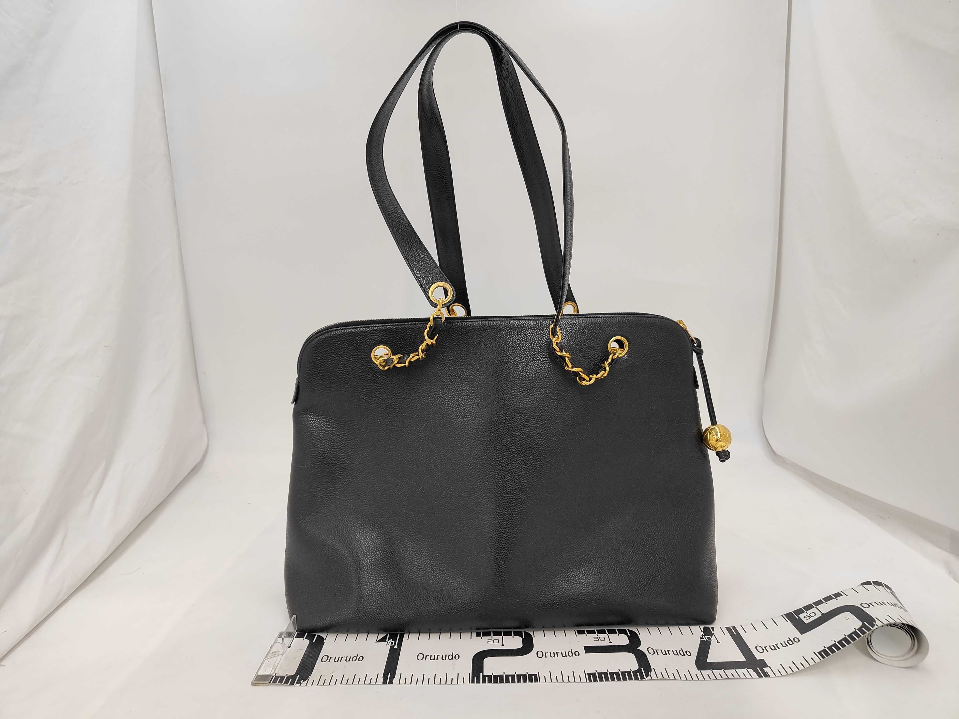 bag, Chanel caviar leather, Coco Mark, chain tote bag, shoulder bag — view 2