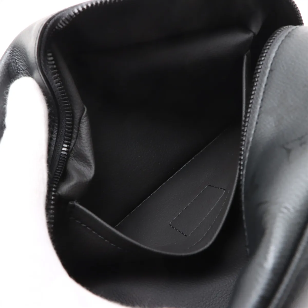Monogram Midnight Rocker Dop Kit M26810 Black RFID Reactive — view 8