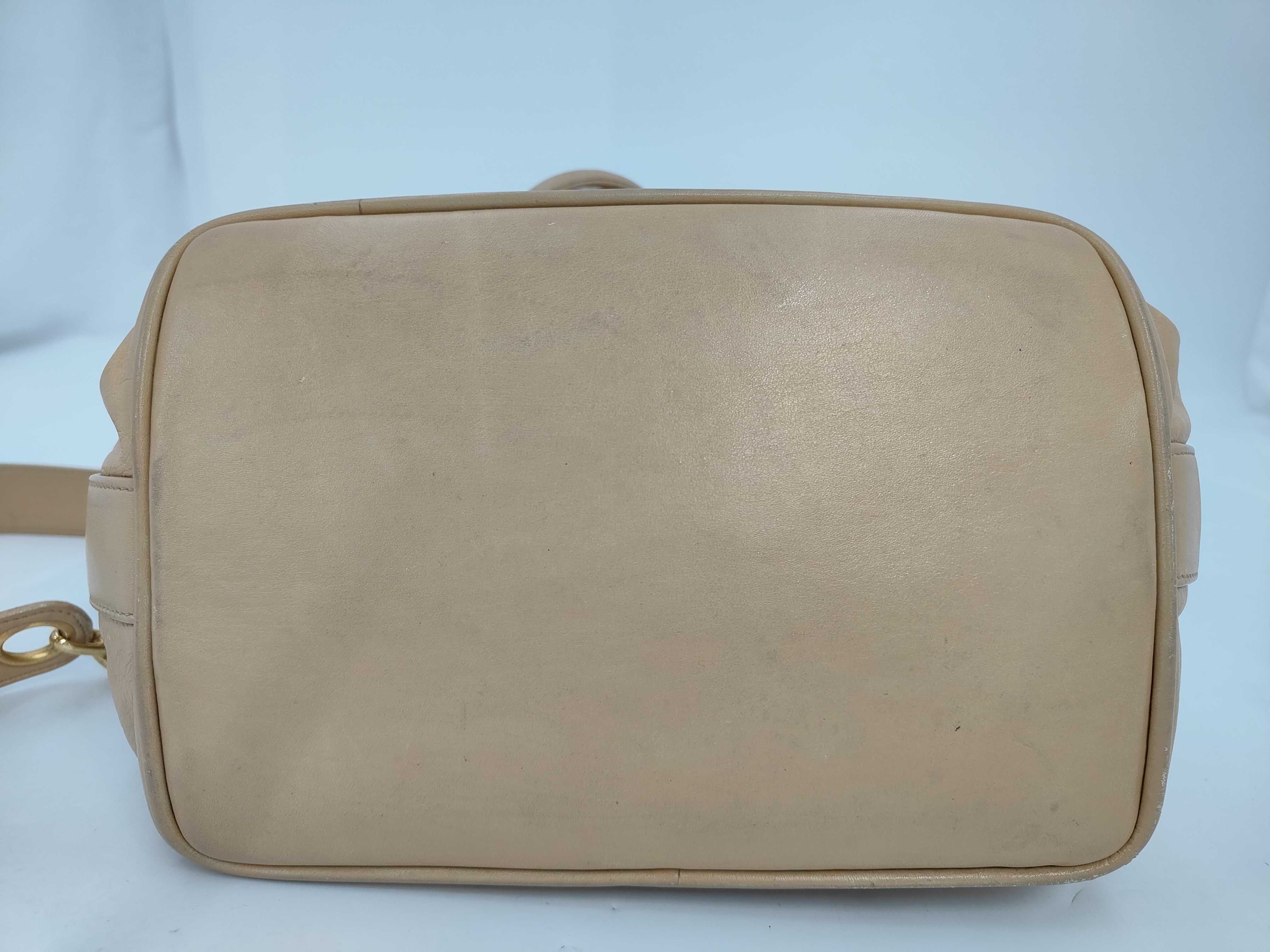 PH- Drawstring Shoulder Bag Beige Leather Shoulder Bag — view 7