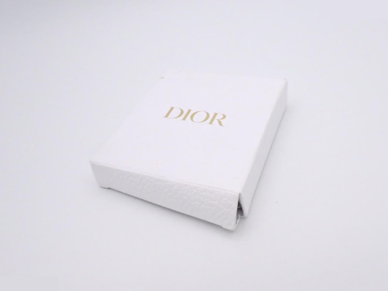 Set of 4 pin brooches — view 5