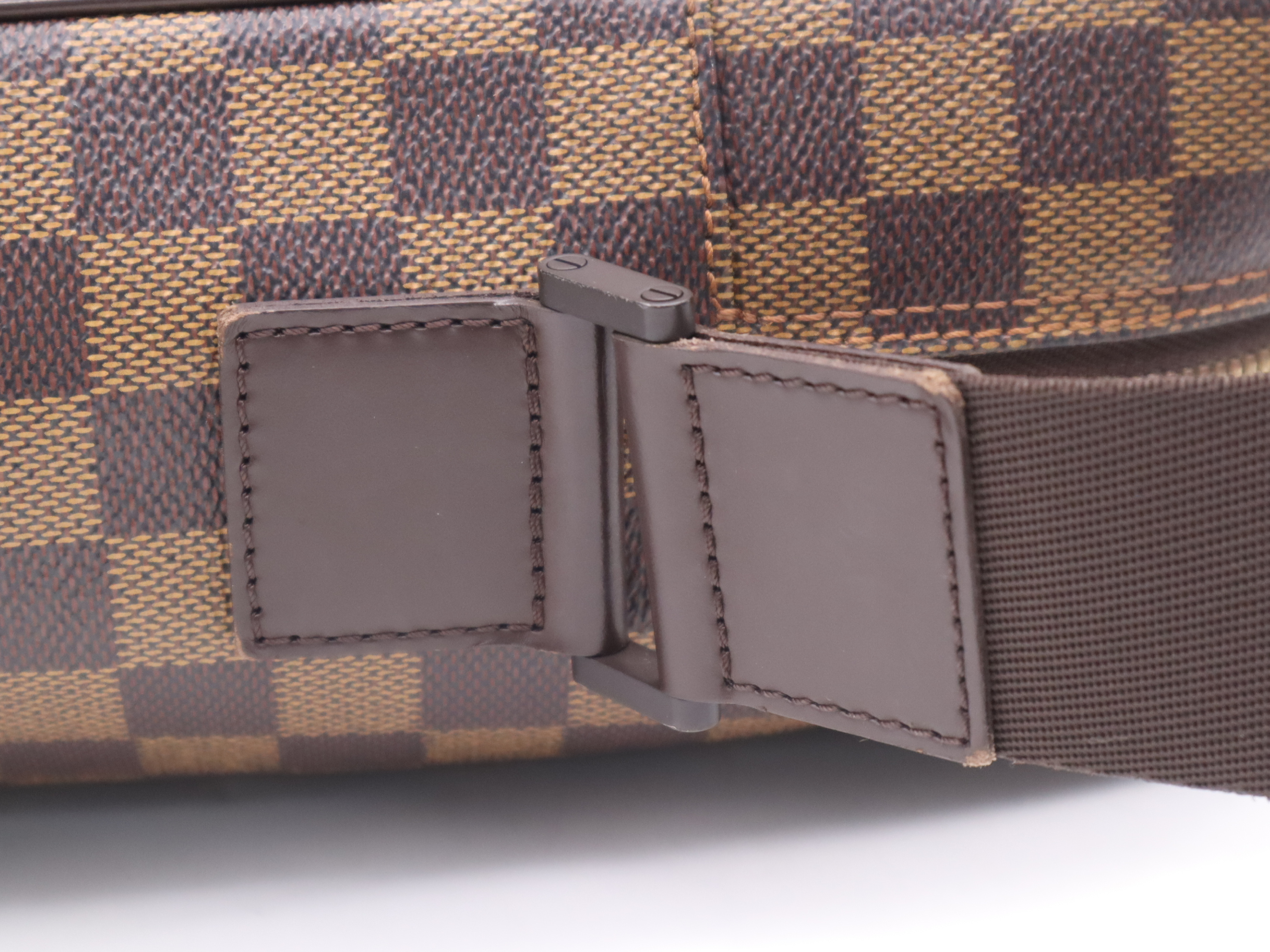 N41441 Damier Olaf MM Shoulder Bag — view 7