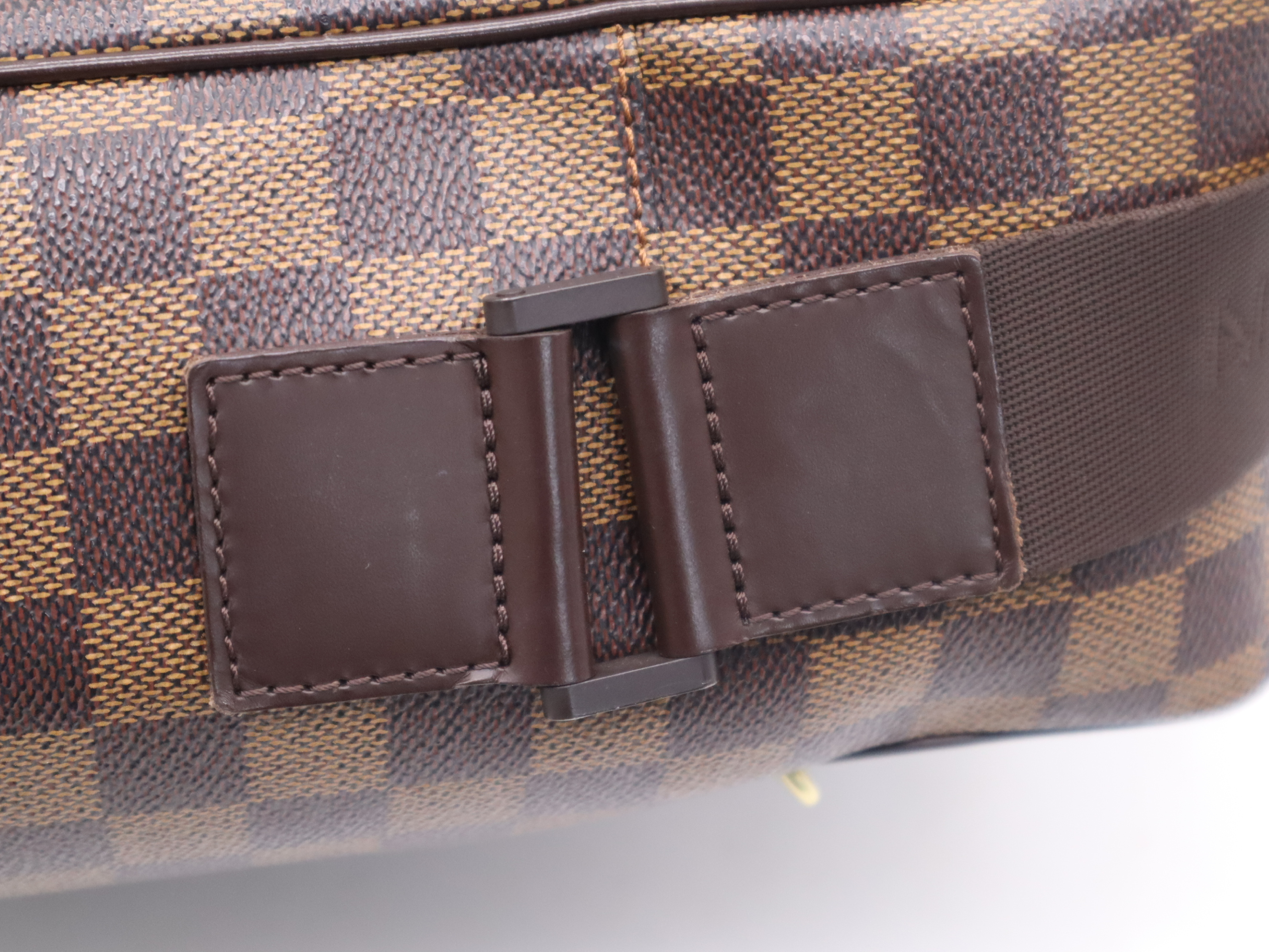 N41441 Damier Olaf MM Shoulder Bag — view 8