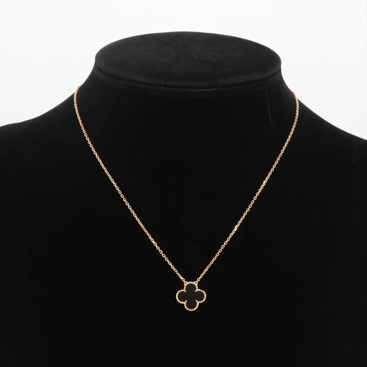Vintage Alhambra Onyx Necklace 750 (Yellow Gold) 5.0g AL06.00NX236 (Condition: Clasp bent, jump ring open, hole, stone deterioration) — view 5