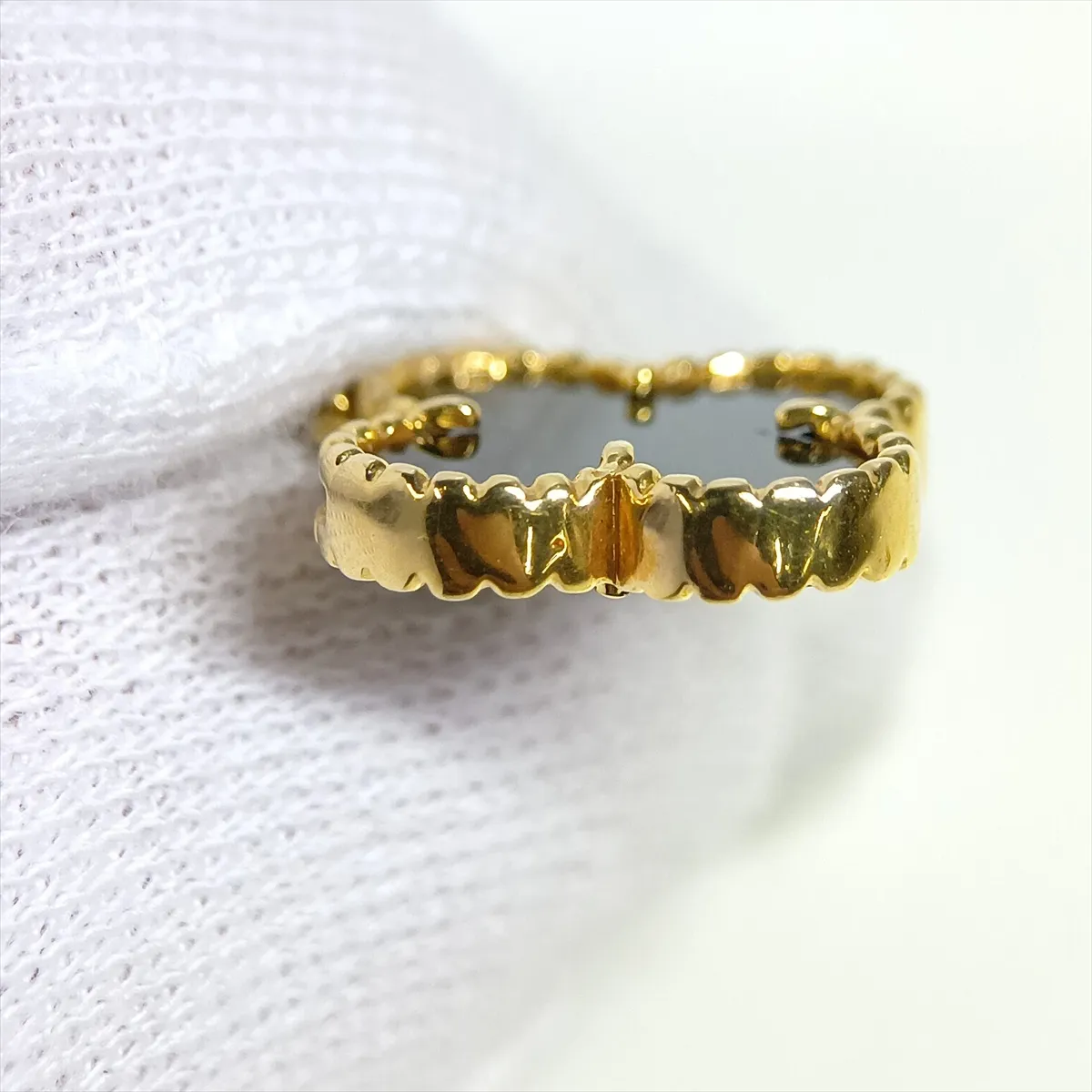 Vintage Alhambra Onyx Necklace 750 (Yellow Gold) 5.0g AL06.00NX236 (Condition: Clasp bent, jump ring open, hole, stone deterioration) — view 6