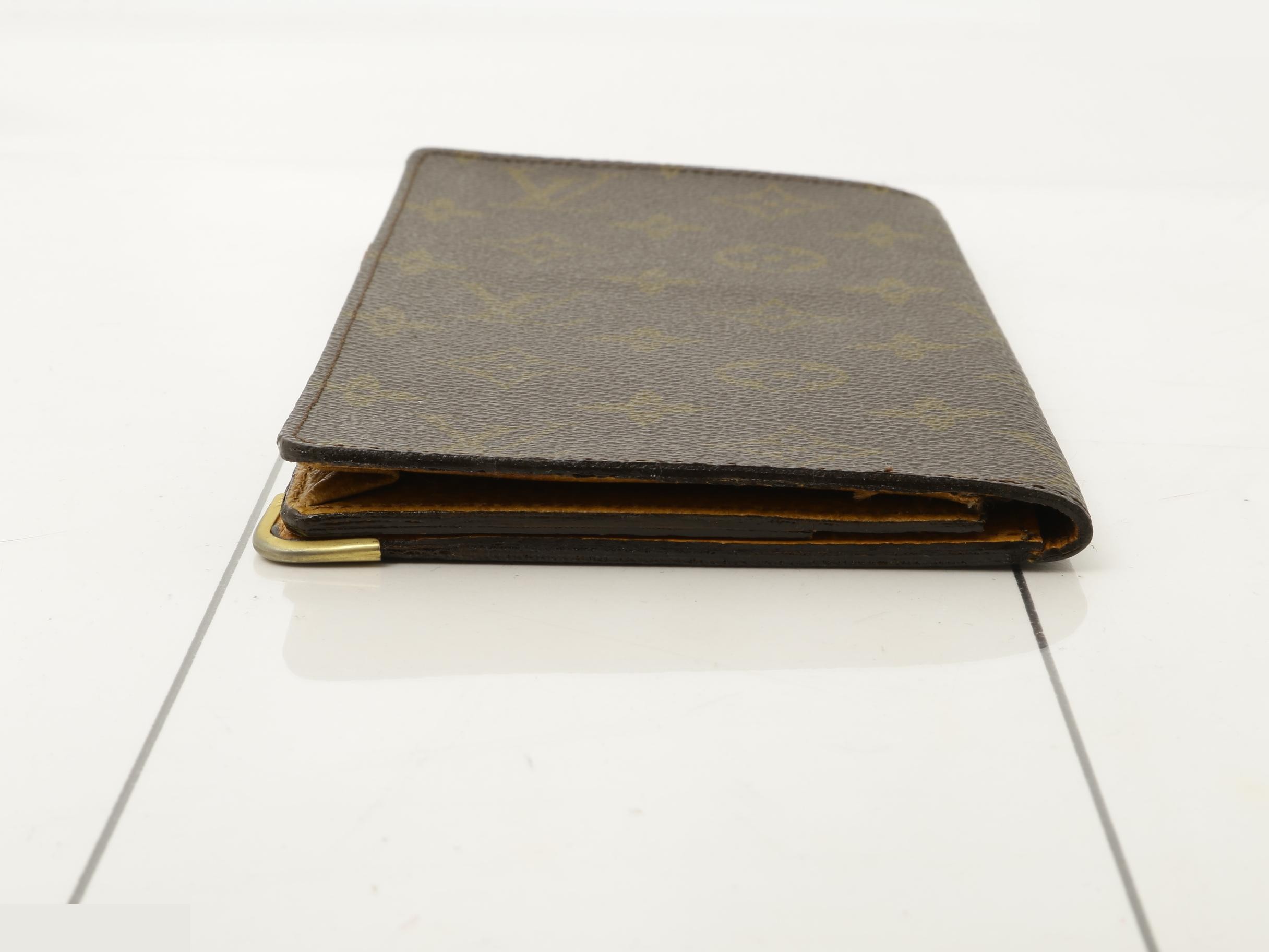 Bi-fold wallet — view 3