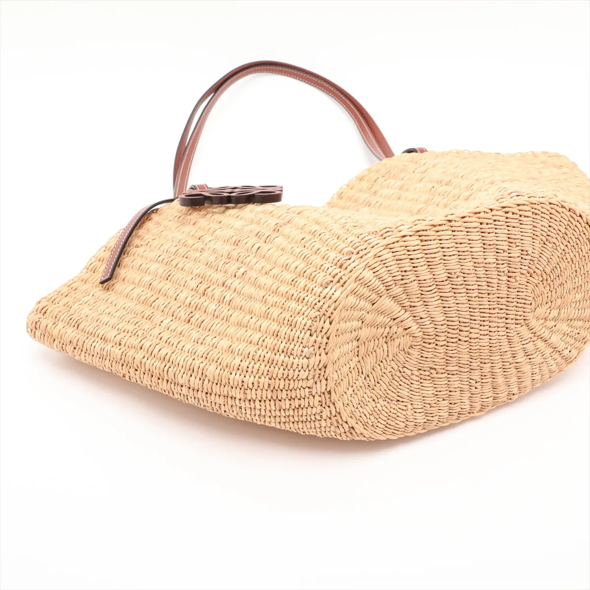 Anagram Small Shell Basket Raffia x Leather Basket Bag Beige — view 4
