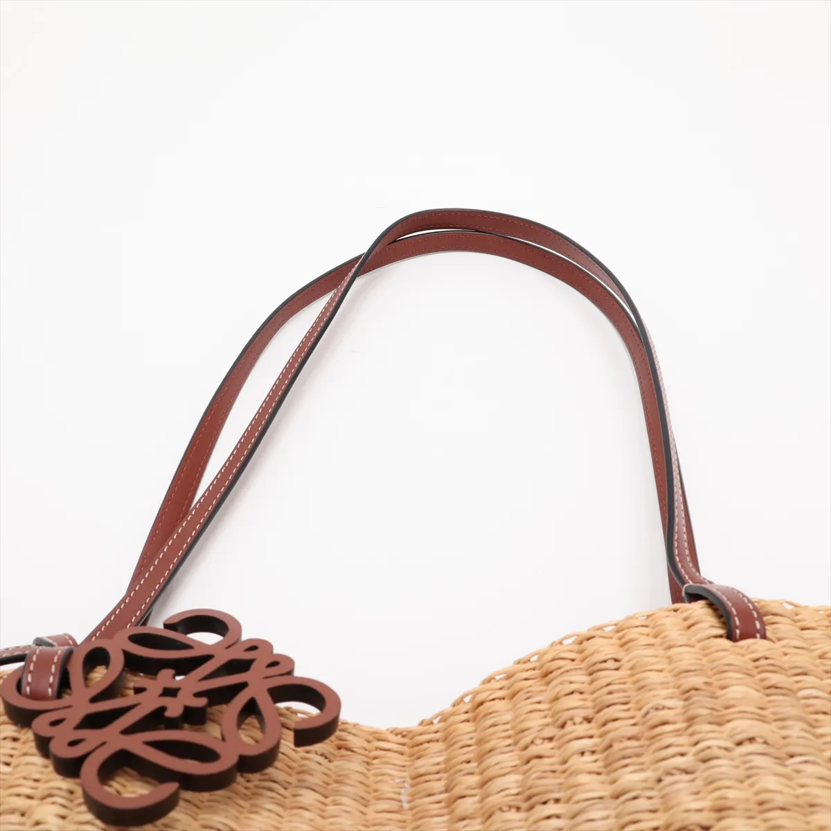Anagram Small Shell Basket Raffia x Leather Basket Bag Beige — view 6