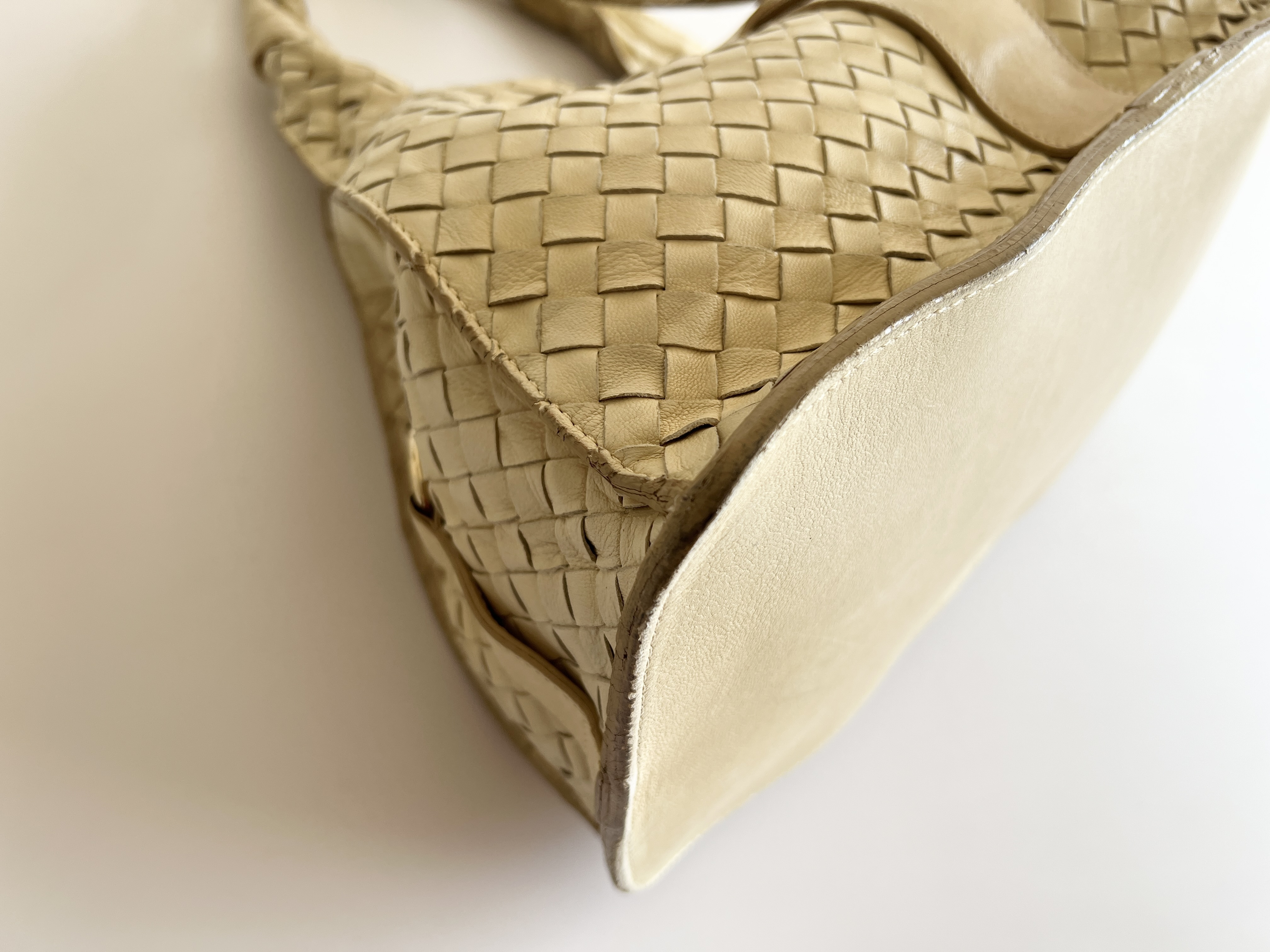 Campana Intrecciato Leather Tote Bag Handbag — view 12