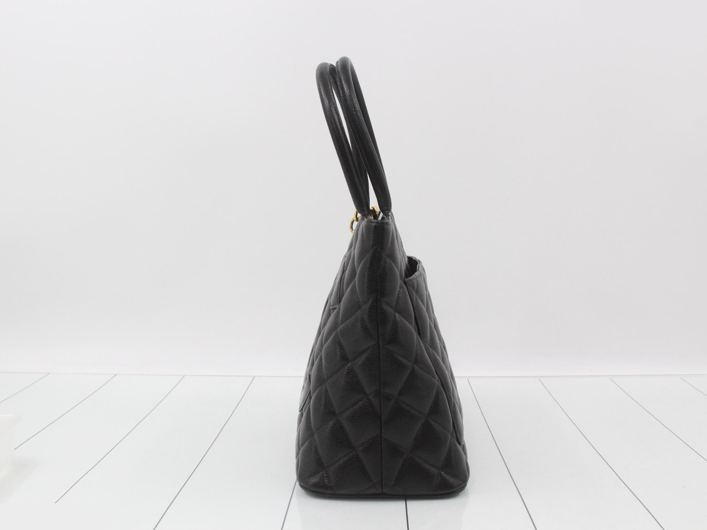Caviar leather handbag, black — view 3