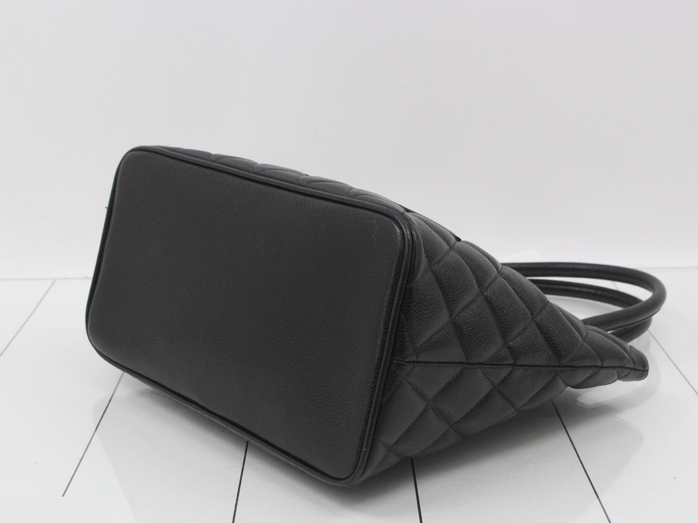 Caviar leather handbag, black — view 6